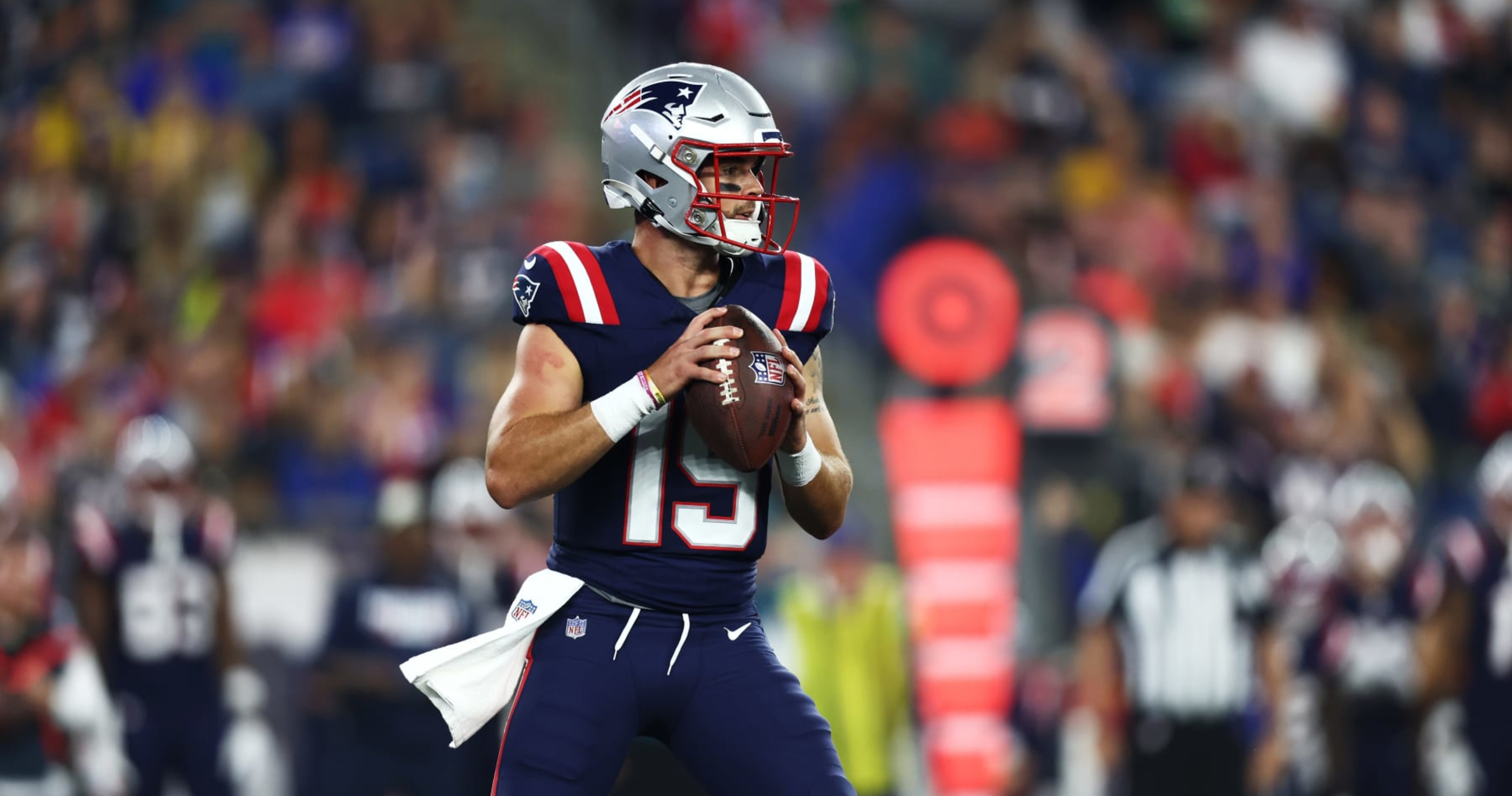 Patriots add to quarterback room by signing former Cardinals signal-caller  Trace McSorley 