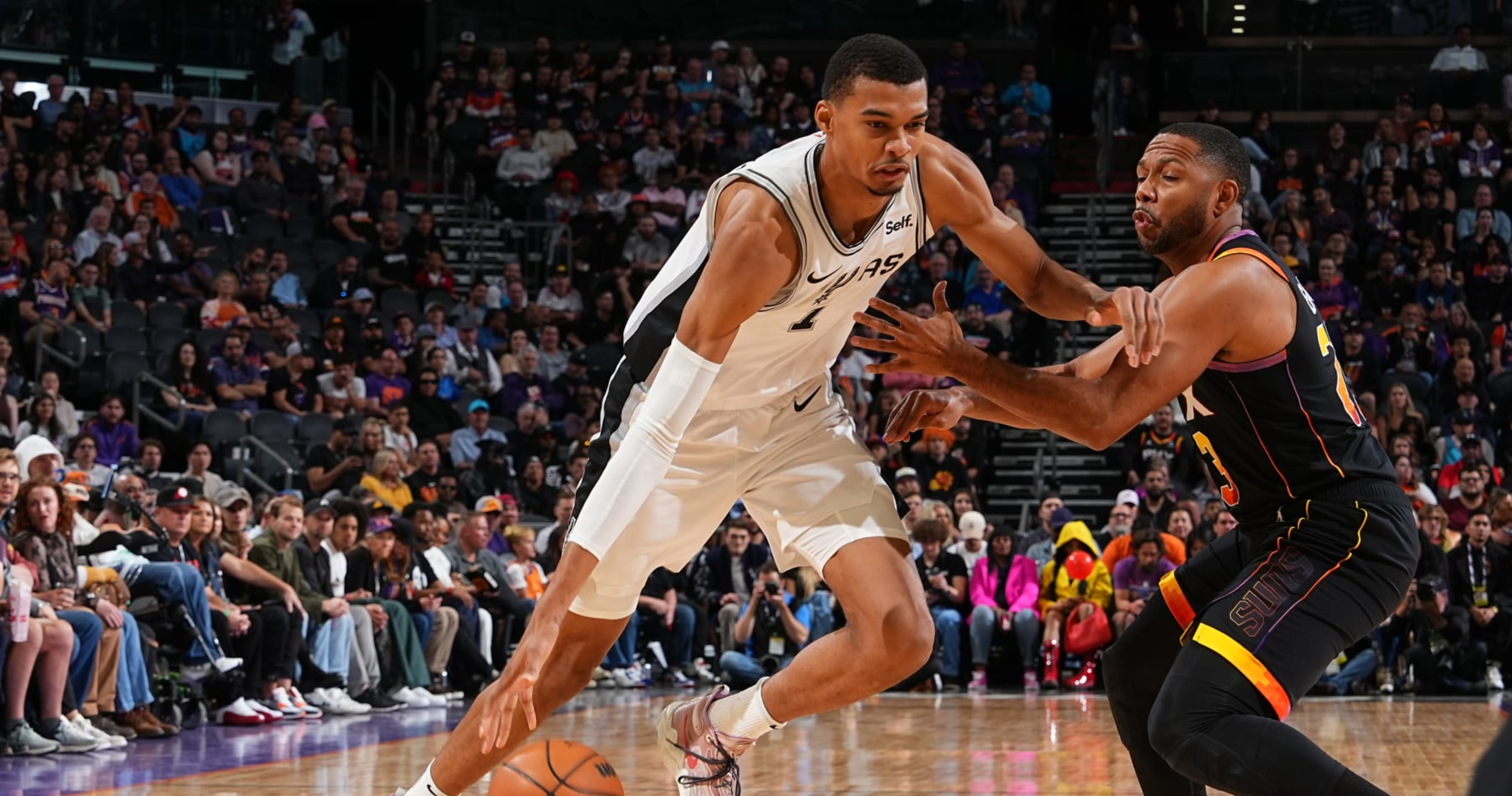 Victor Wembanyama's Heroics Amaze NBA Fans as Spurs Win vs. Kevin Durant, Suns thumbnail