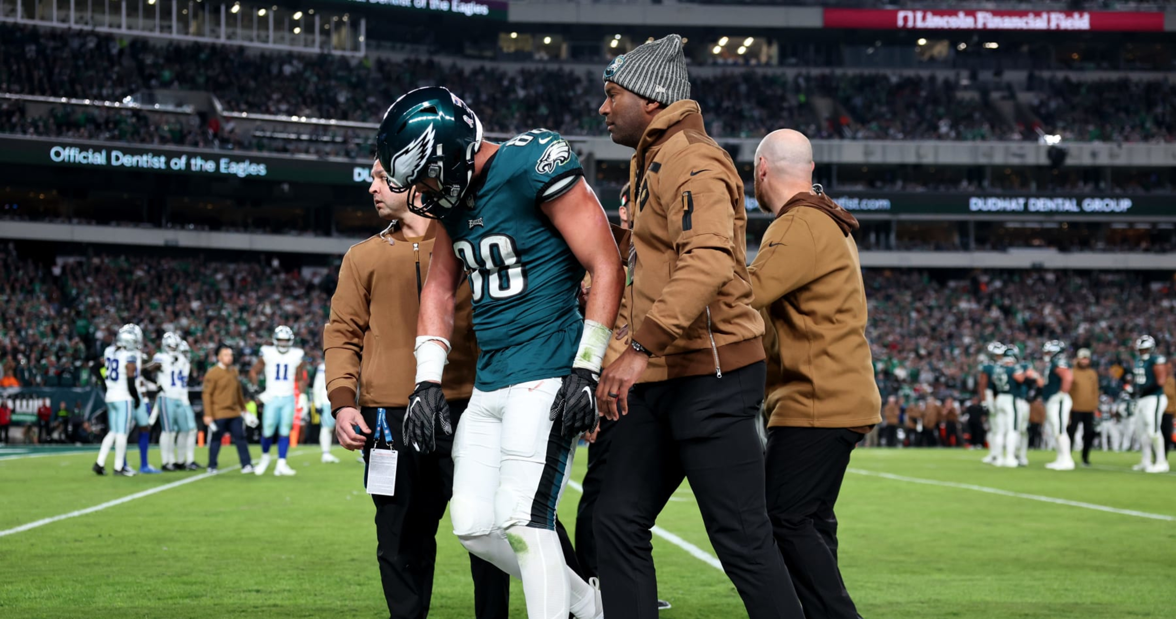 Eagles Dallas Goedert’s Arm Injury Diagnosed as Fracture; Could Land on IR