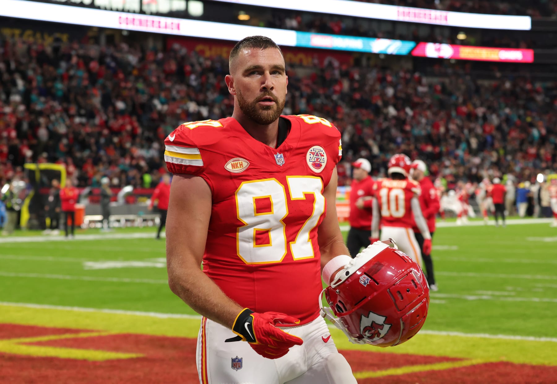 Report: Travis Kelce to Visit Taylor Swift in Argentina amid Chiefs' Bye Week - Vimarsana News
