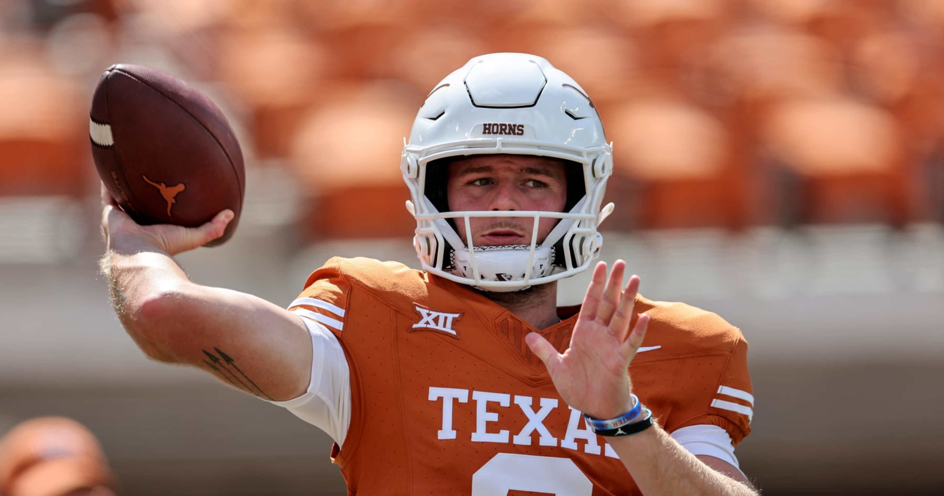 Texas' Quinn Ewers To Start At QB Vs. TCU After Shoulder Injury ...