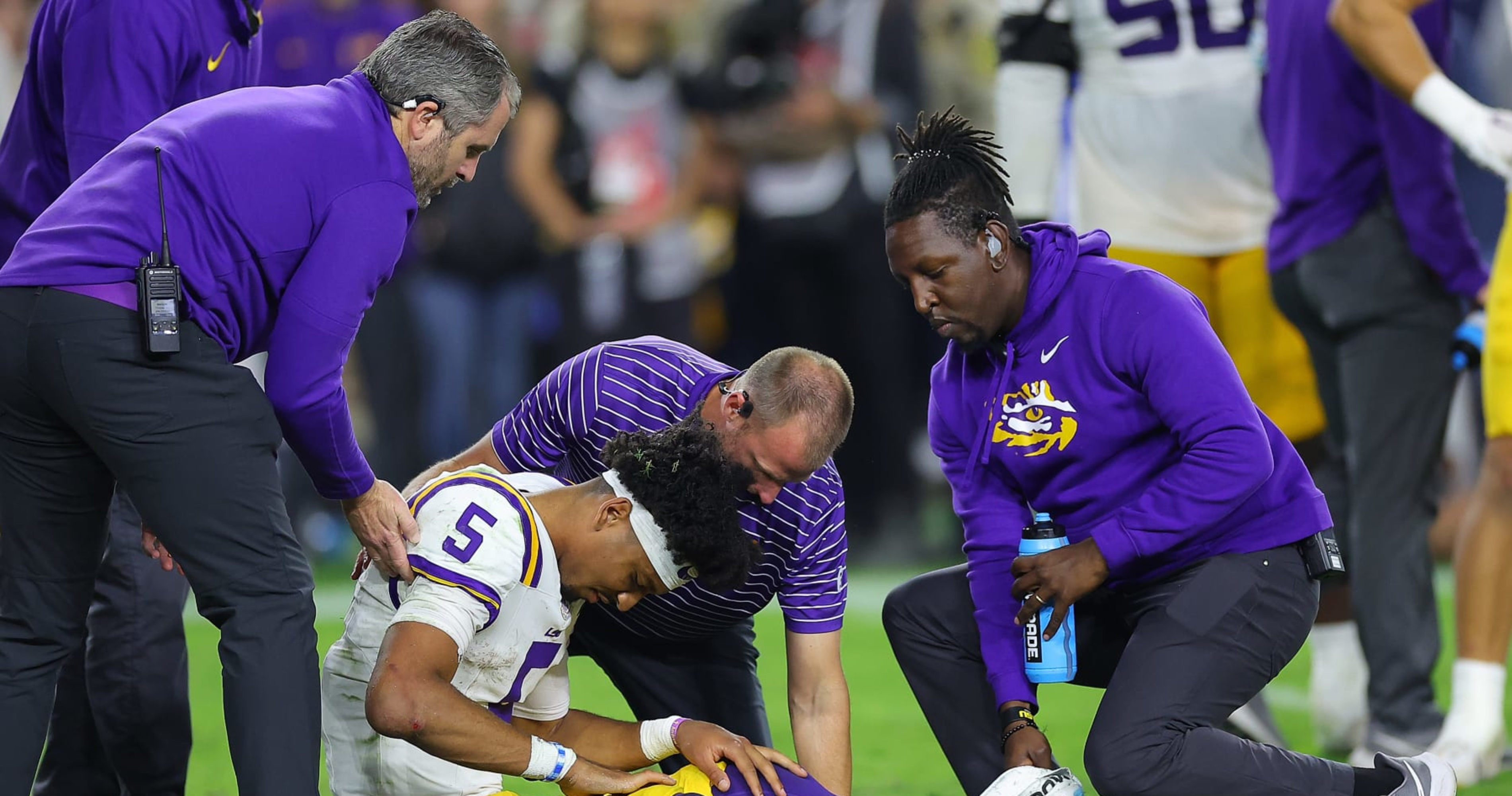 LSU's Jayden Daniels Expected to Play vs. Florida After Concussion, Brian Kelly Says