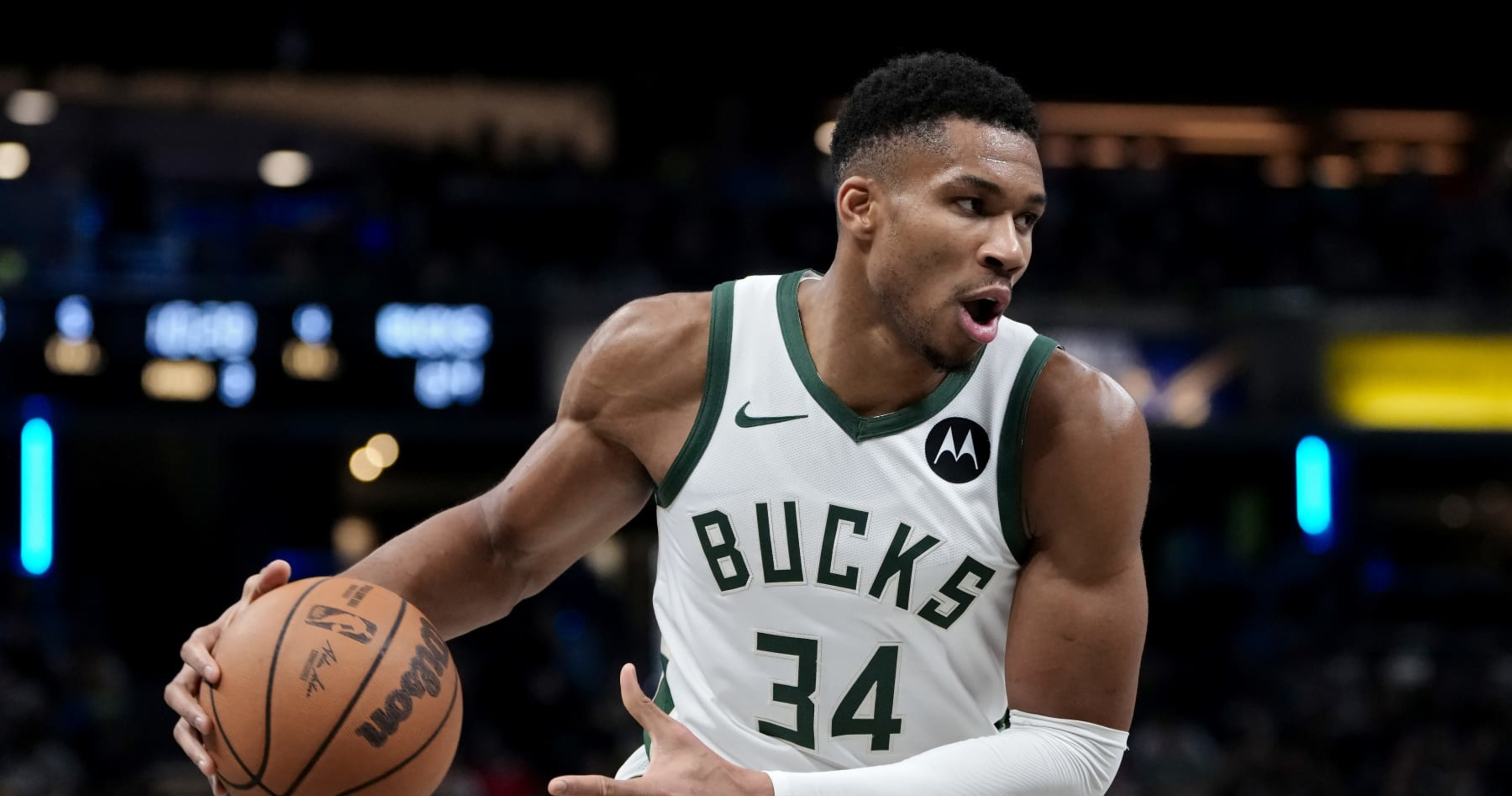 Giannis Antetokounmpo scores franchise-record 64 points, Bucks b