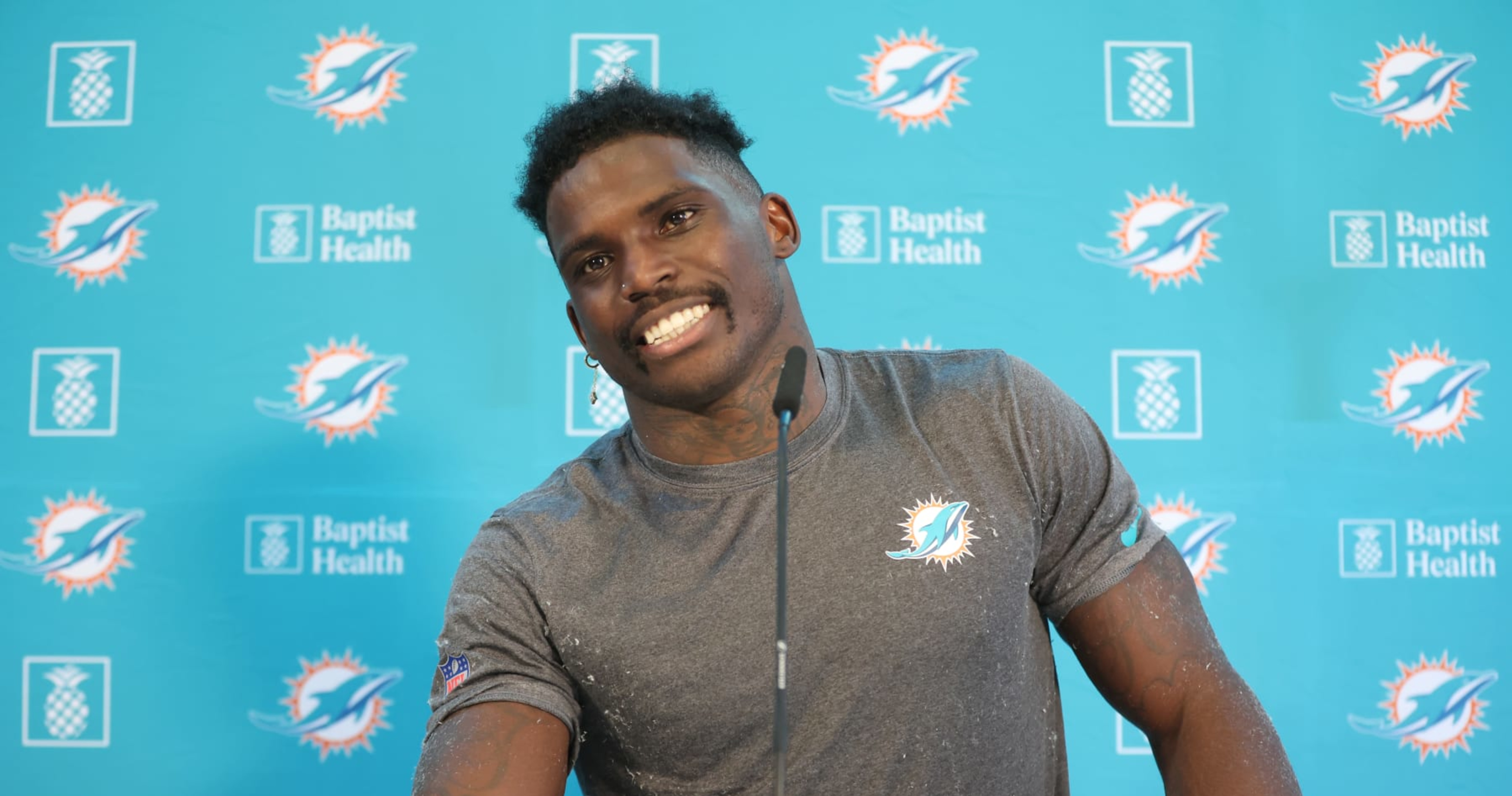 Dolphins' Tyreek Hill: I Would be 'Honored' to Be on Madden Cover ...