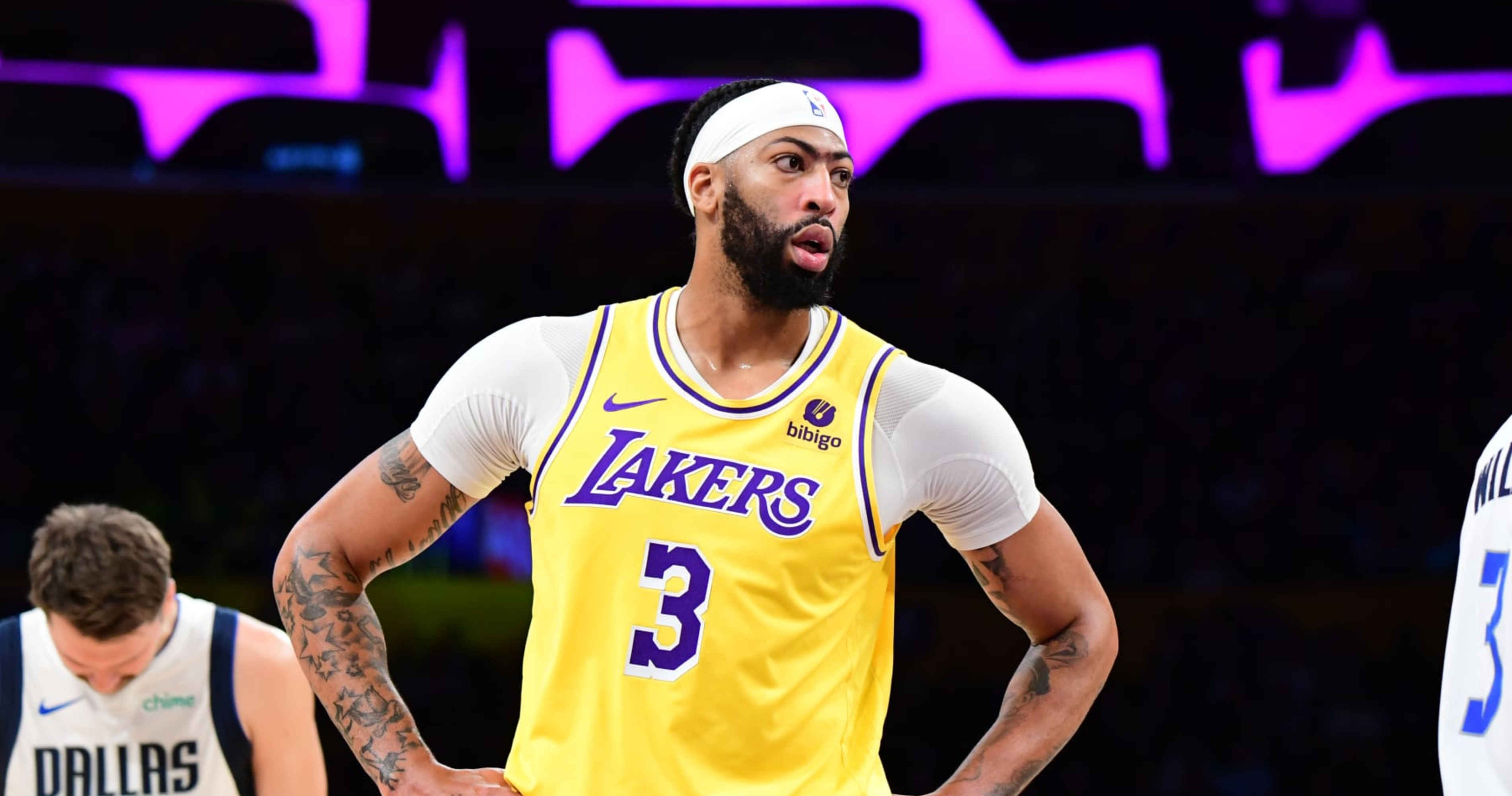 Lakers' Reaves: Anthony Davis Impacts Game More Than 'Average Human Is ...