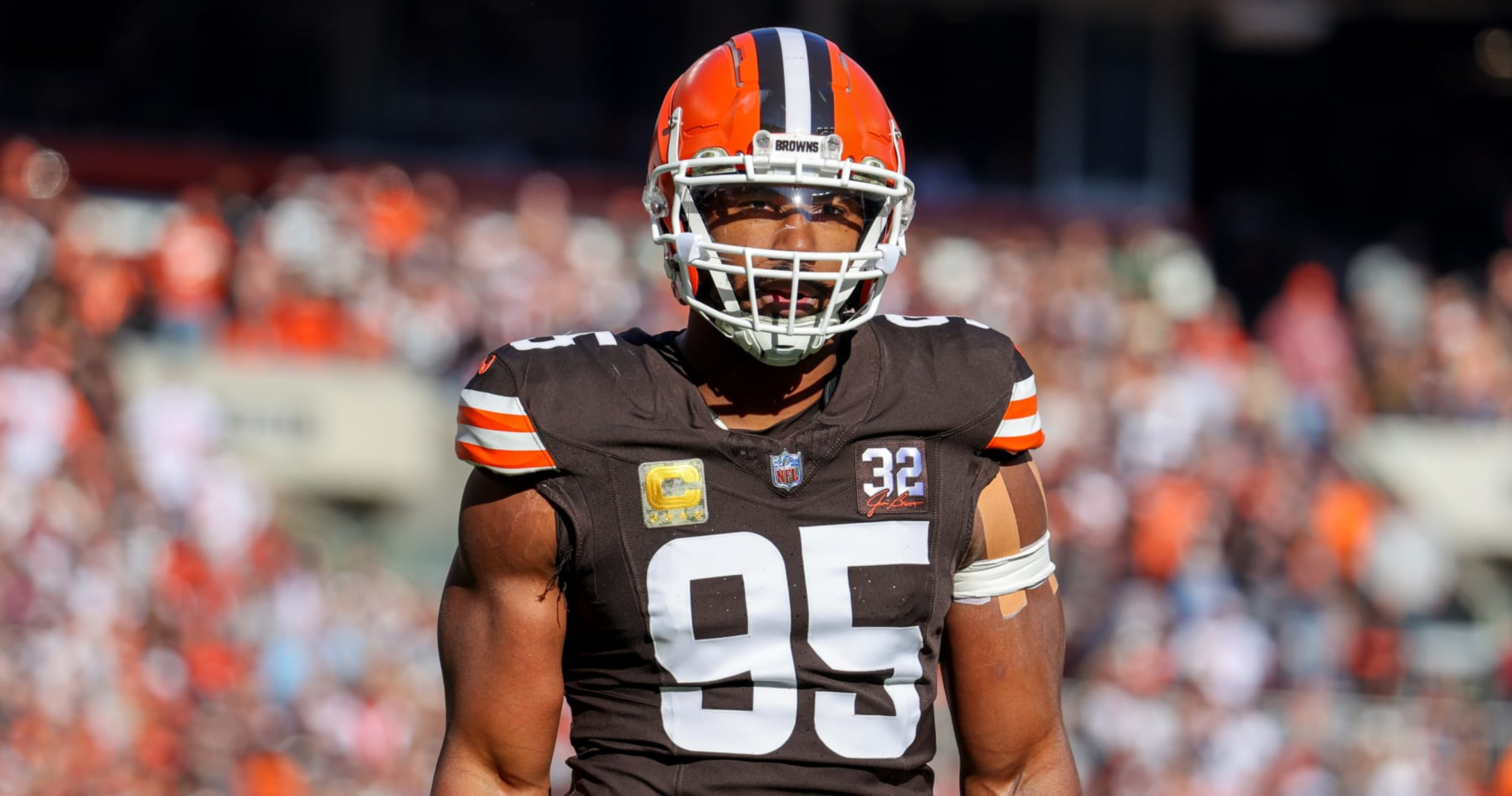 Browns' Myles Garrett Day-to-Day With Shoulder Injury Suffered During ...