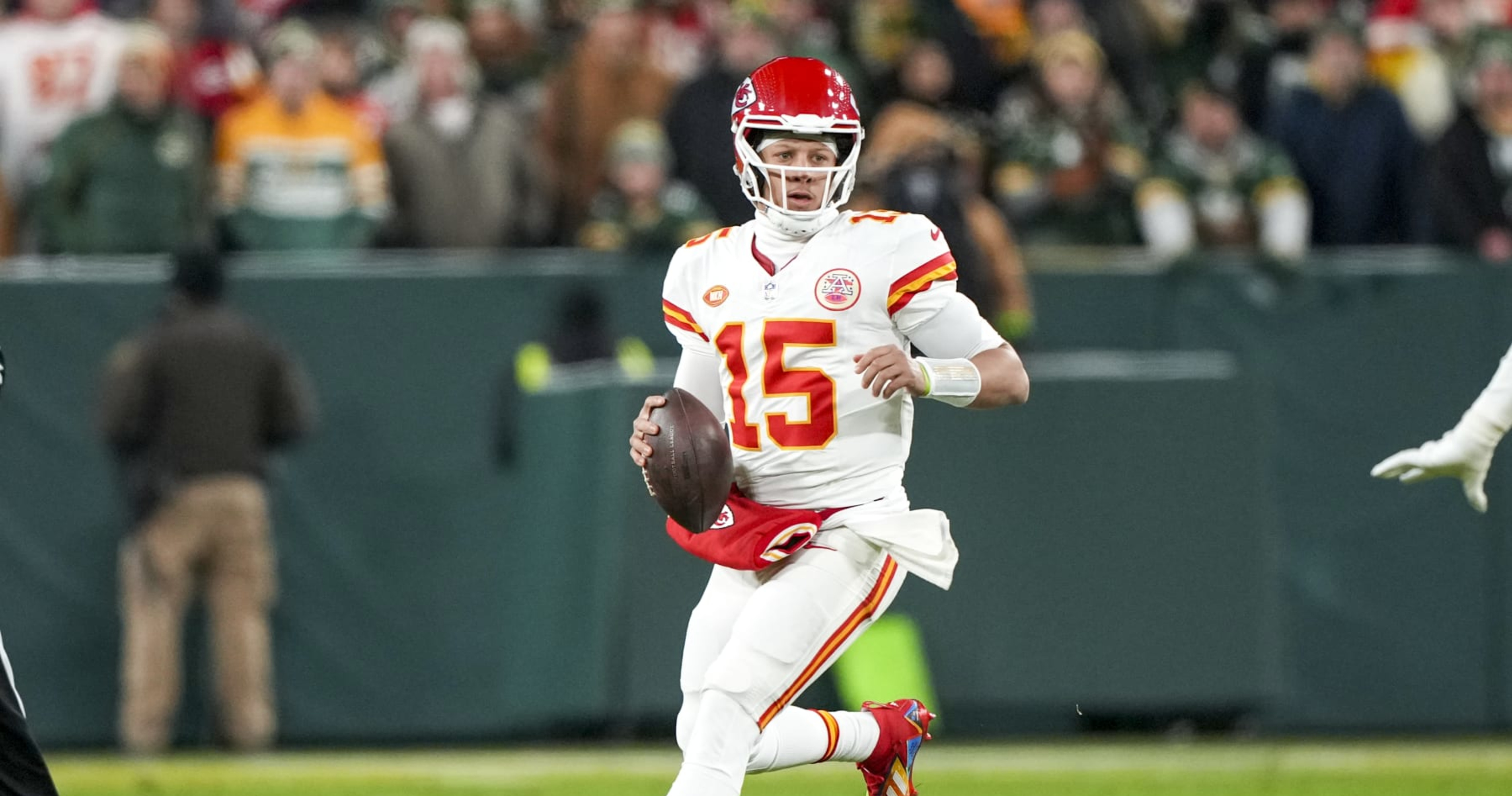 Patrick Mahomes, Saquon Barkley Among Walter Payton NFL Man Of The Year ...