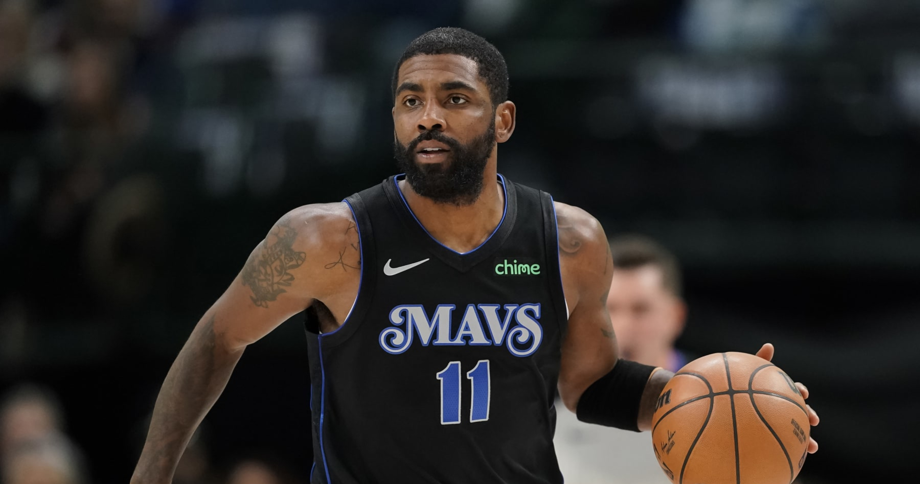 Mavs' Kyrie Irving Out With Thumb Injury vs. Kevin Durant, Devin Booker ...