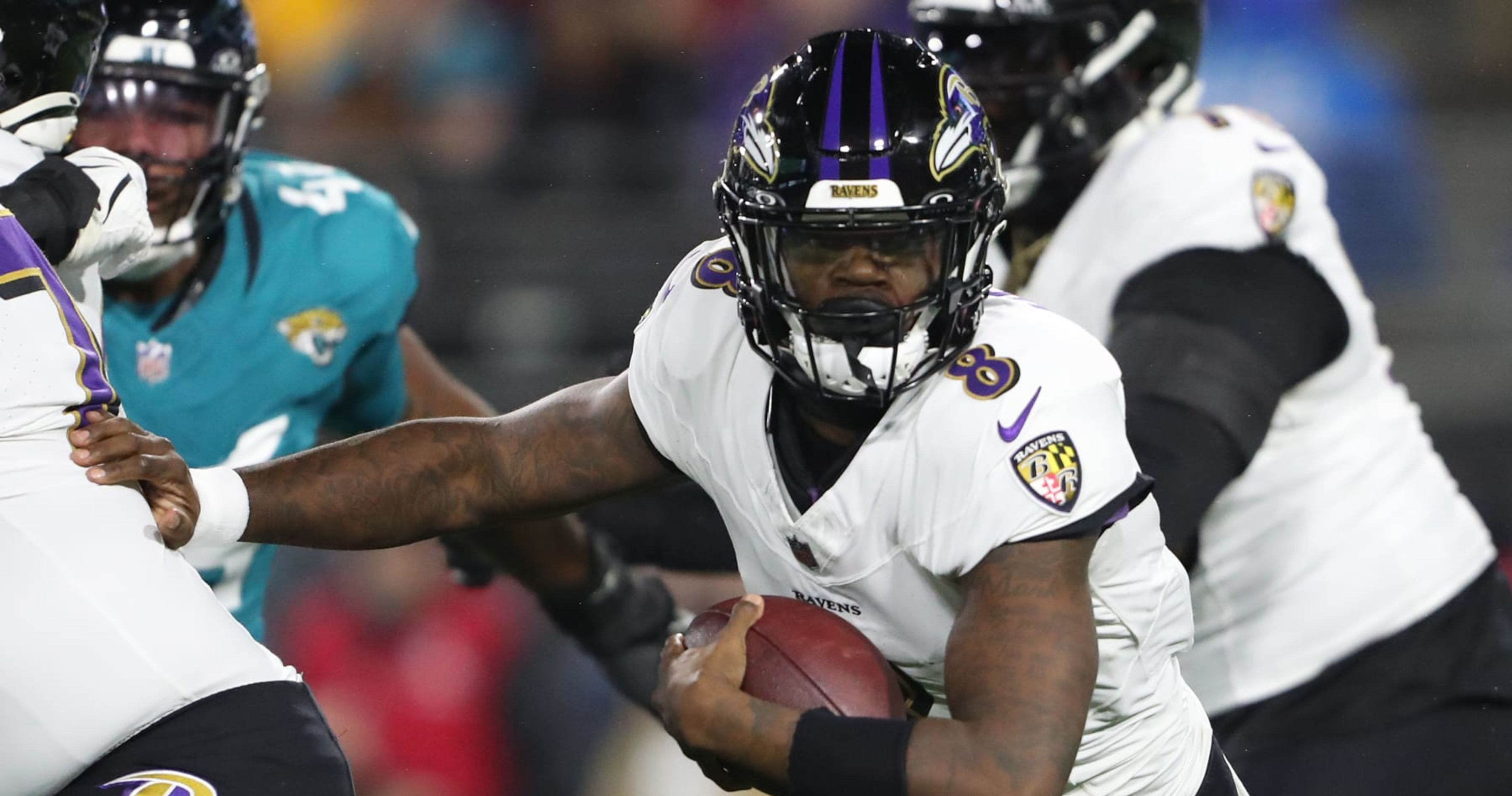 Lamar Jackson Dazzles NFL Fans As Ravens Clinch NFL Playoff Berth In ...