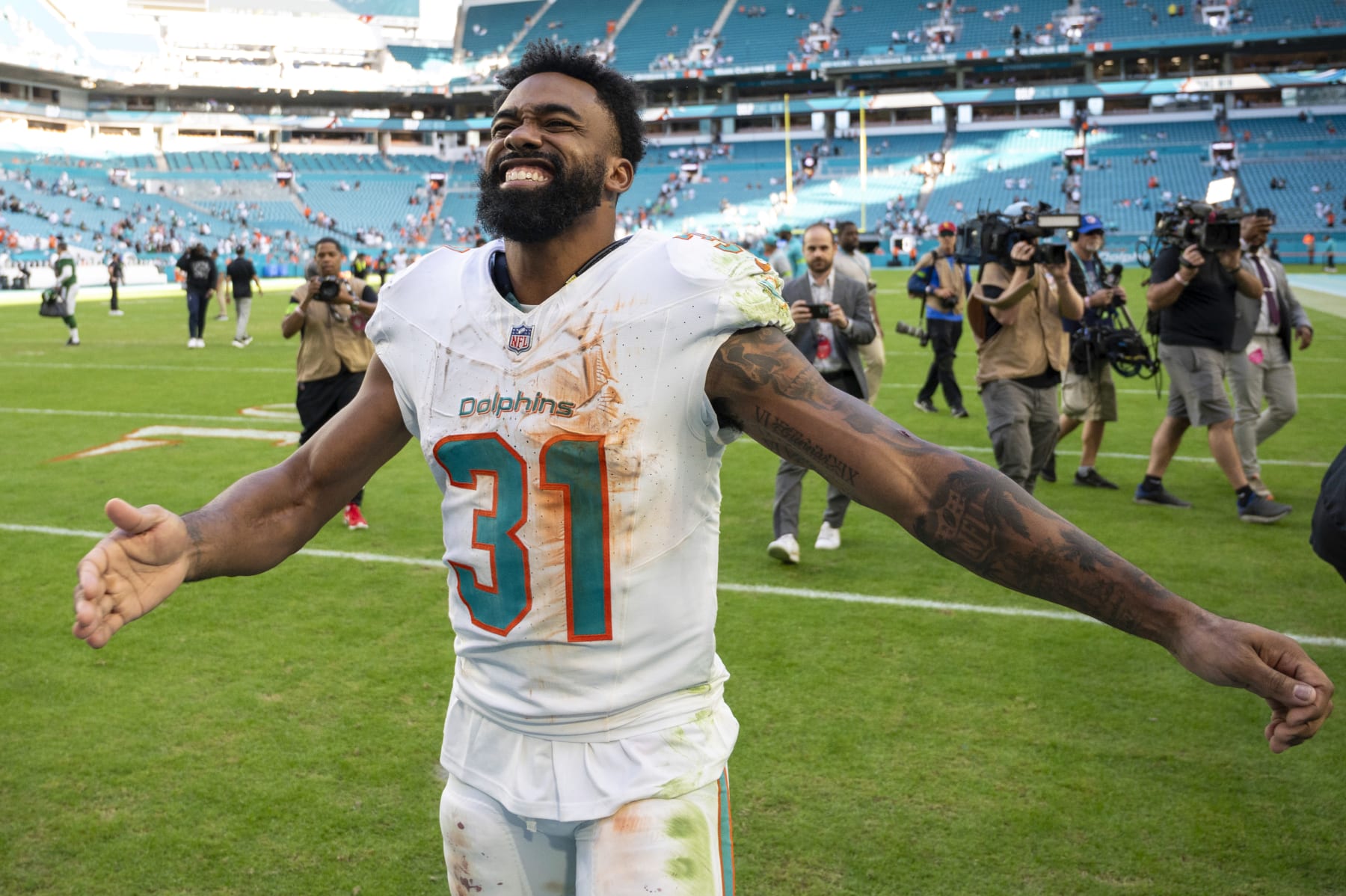 Week 16 DraftKings Daily Fantasy Football Picks, Lineup Tips for Sunday