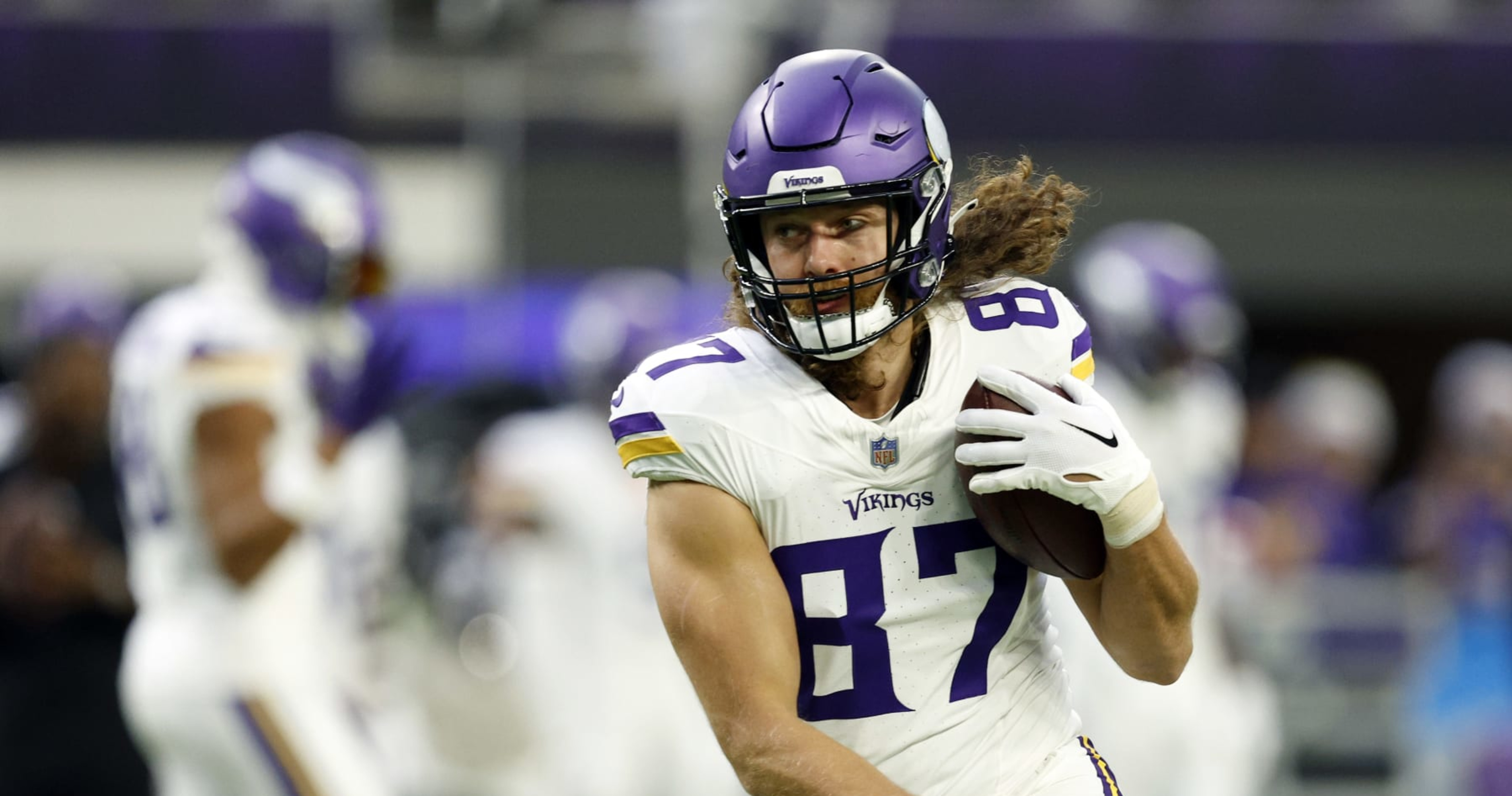 Vikings' T.J. Hockenson's Knee Injury Diagnosed as Torn ACL, MCL; Out for Season