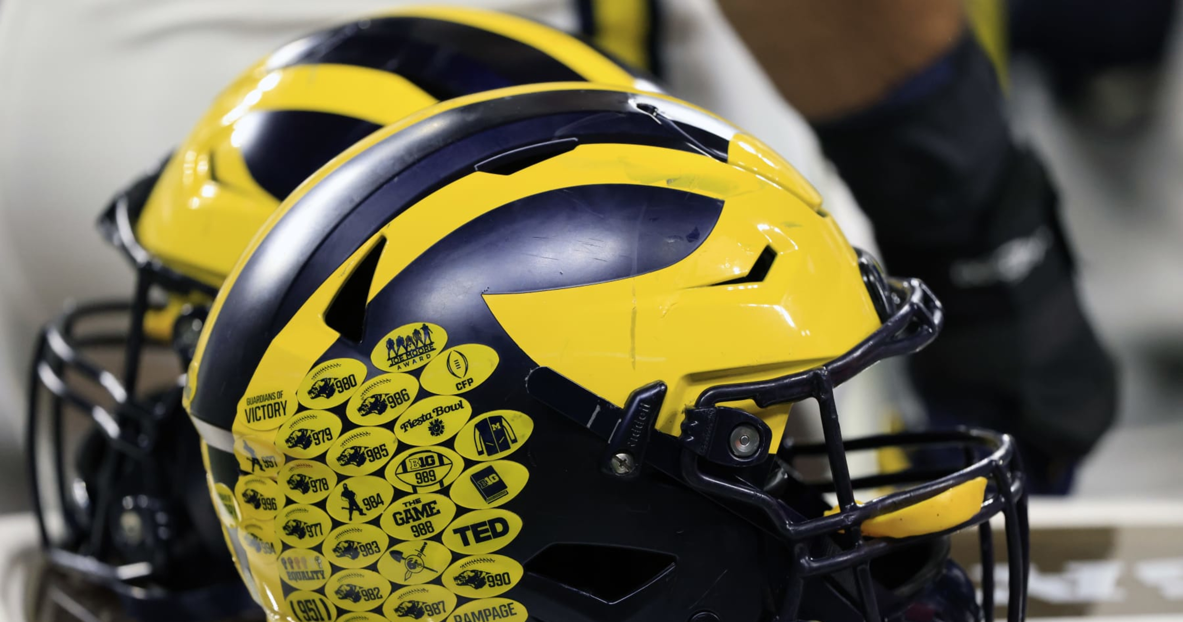 Michigan LB: Team's Reaction to Drawing Alabama Wasn't 'Fear' but ...