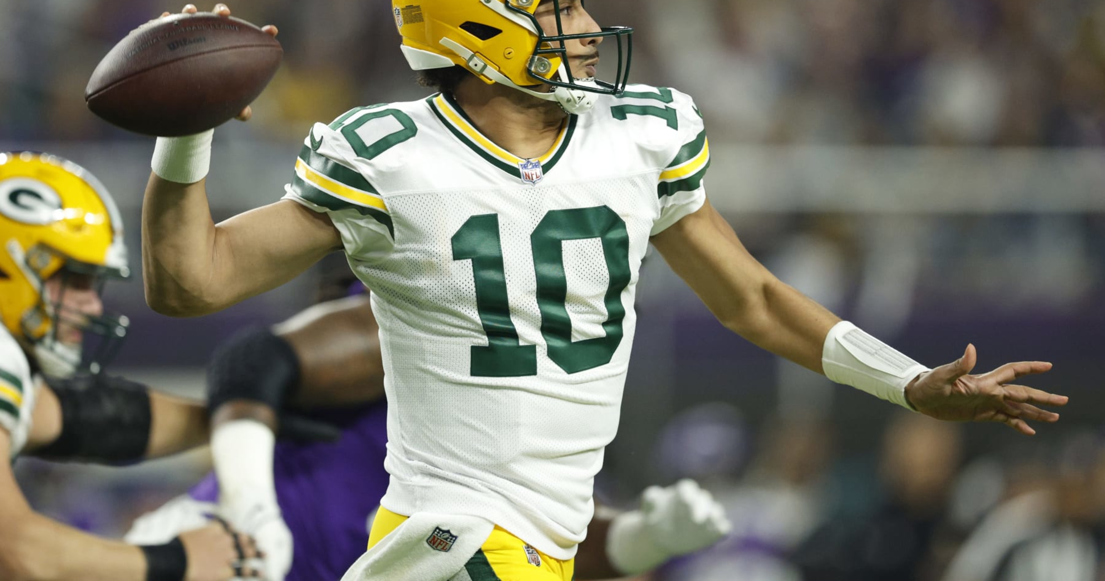 Jordan Love Keeps Packers' Playoff Hopes Alive, Astounds NFL Fans in Win  vs. Vikings, News, Scores, Highlights, Stats, and Rumors