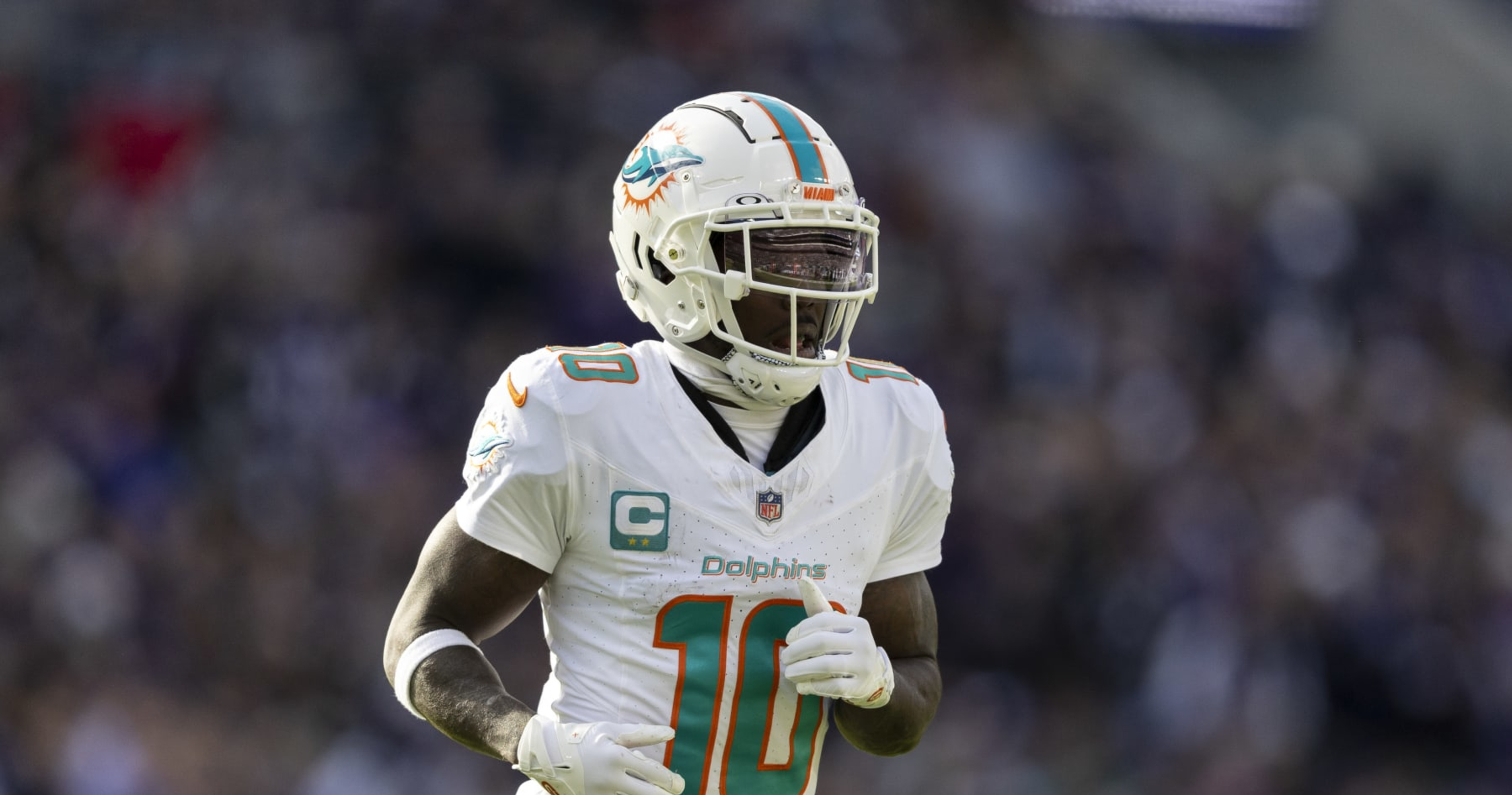 Dolphins' Tyreek Hill Returns To Practice After Fire At Miami Home ...