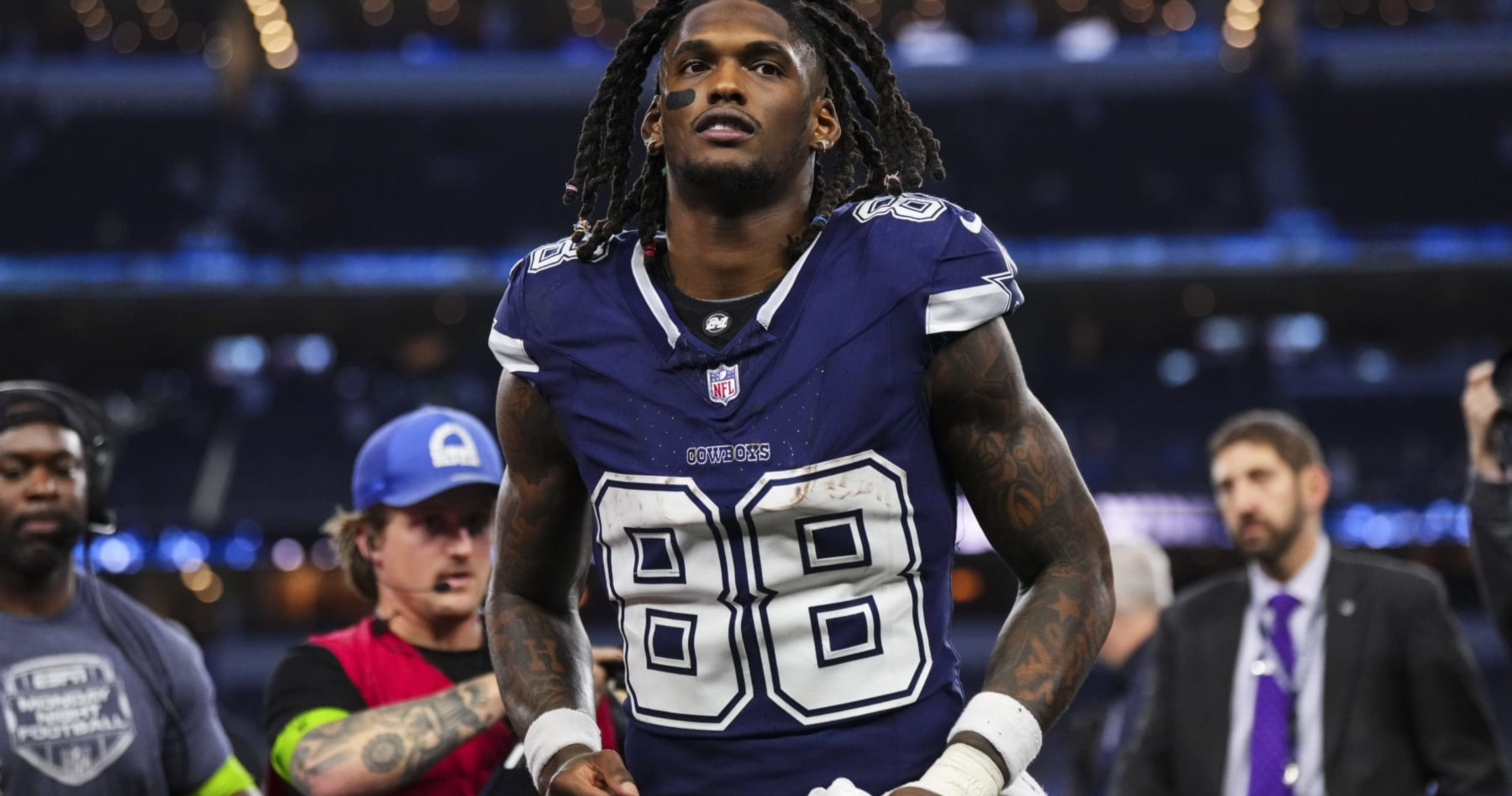 Cowboys' CeeDee Lamb Amazes NFL Fans with 135 Catches, 1,749 Yards in