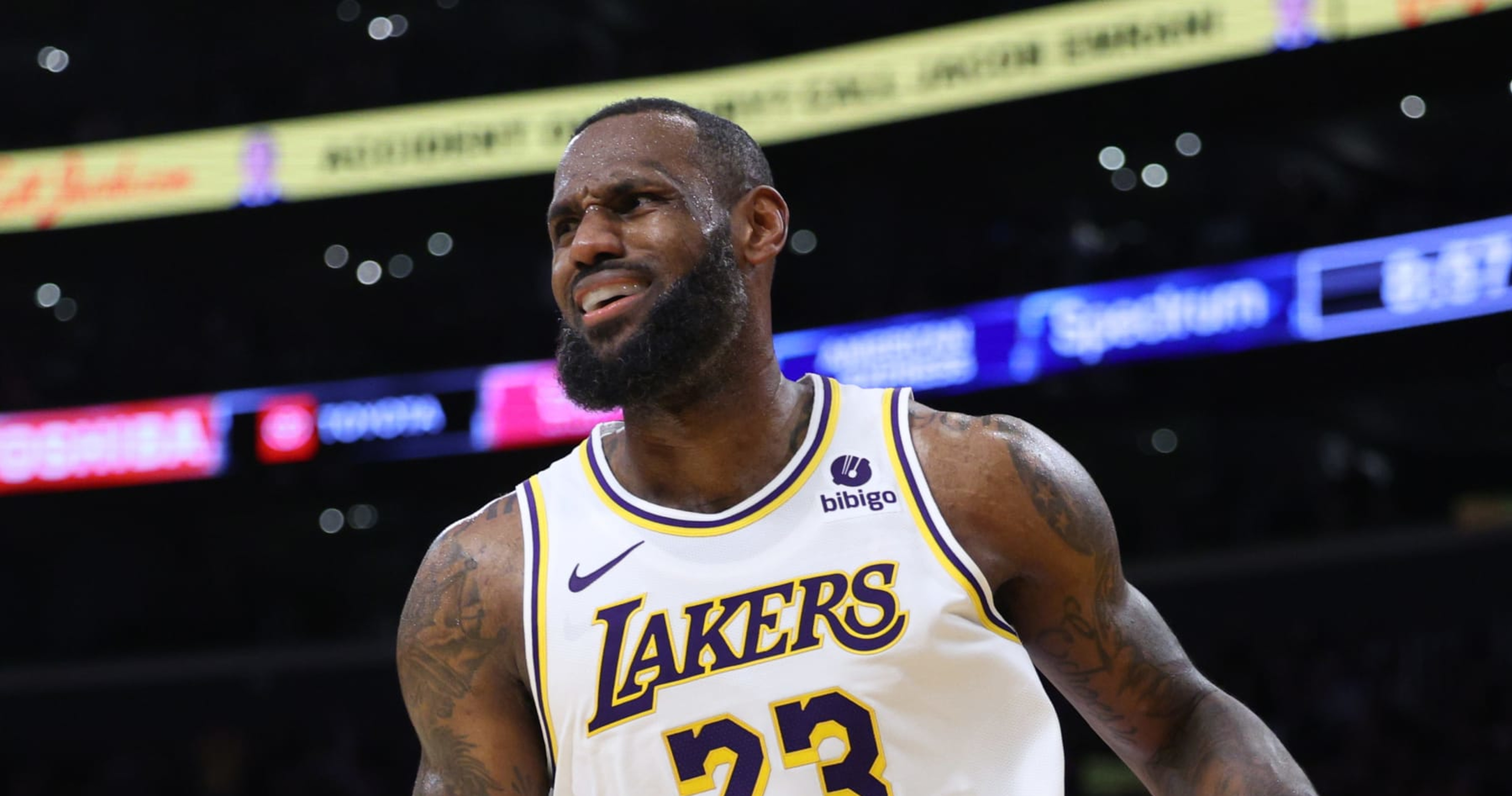 Lakers' LeBron James Day-to-Day With Ankle Injury, HC Darvin Ham Says ...