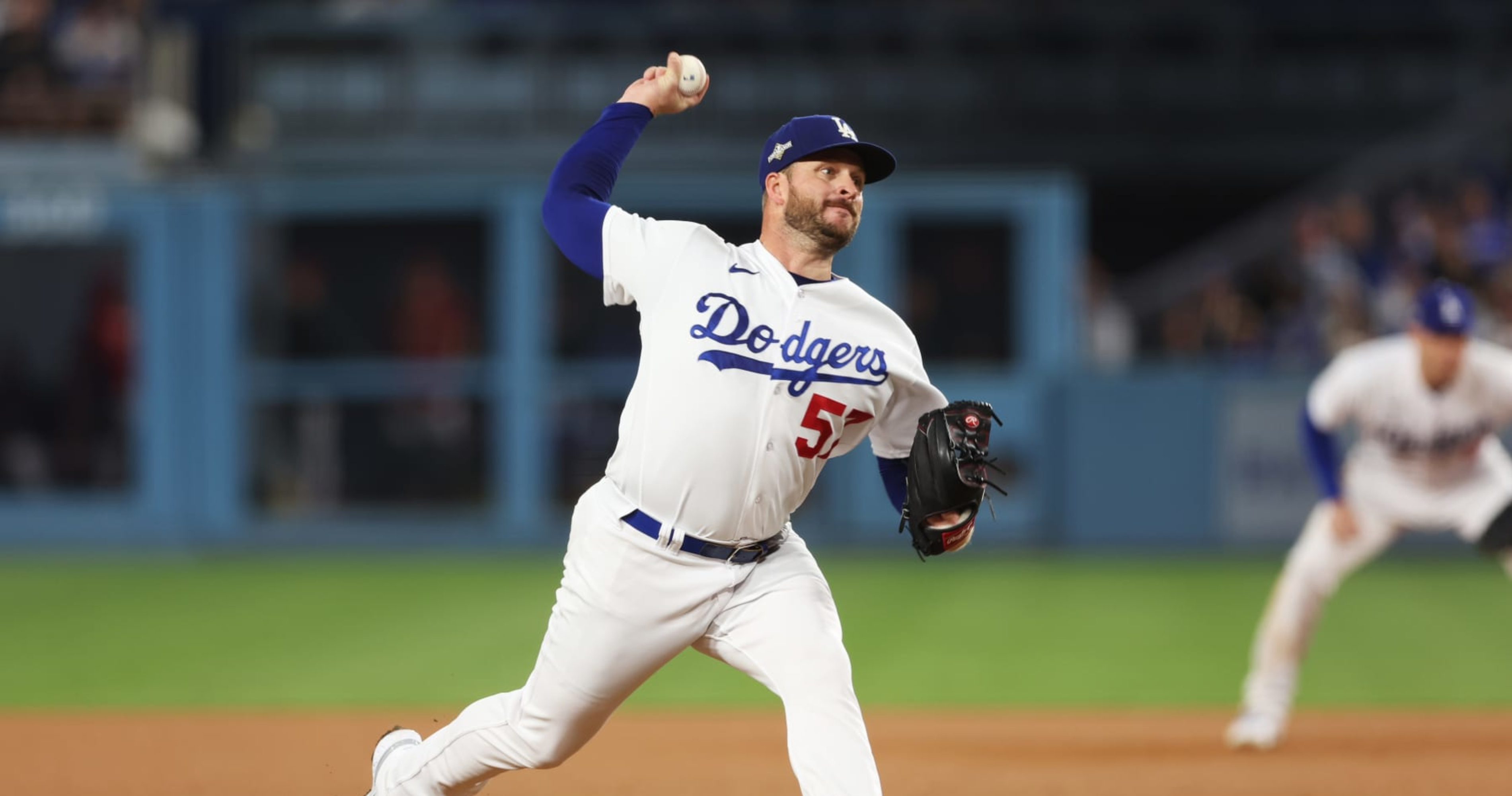 Dodgers bring back reliever Ryan Brasier on 2-year, $9 million