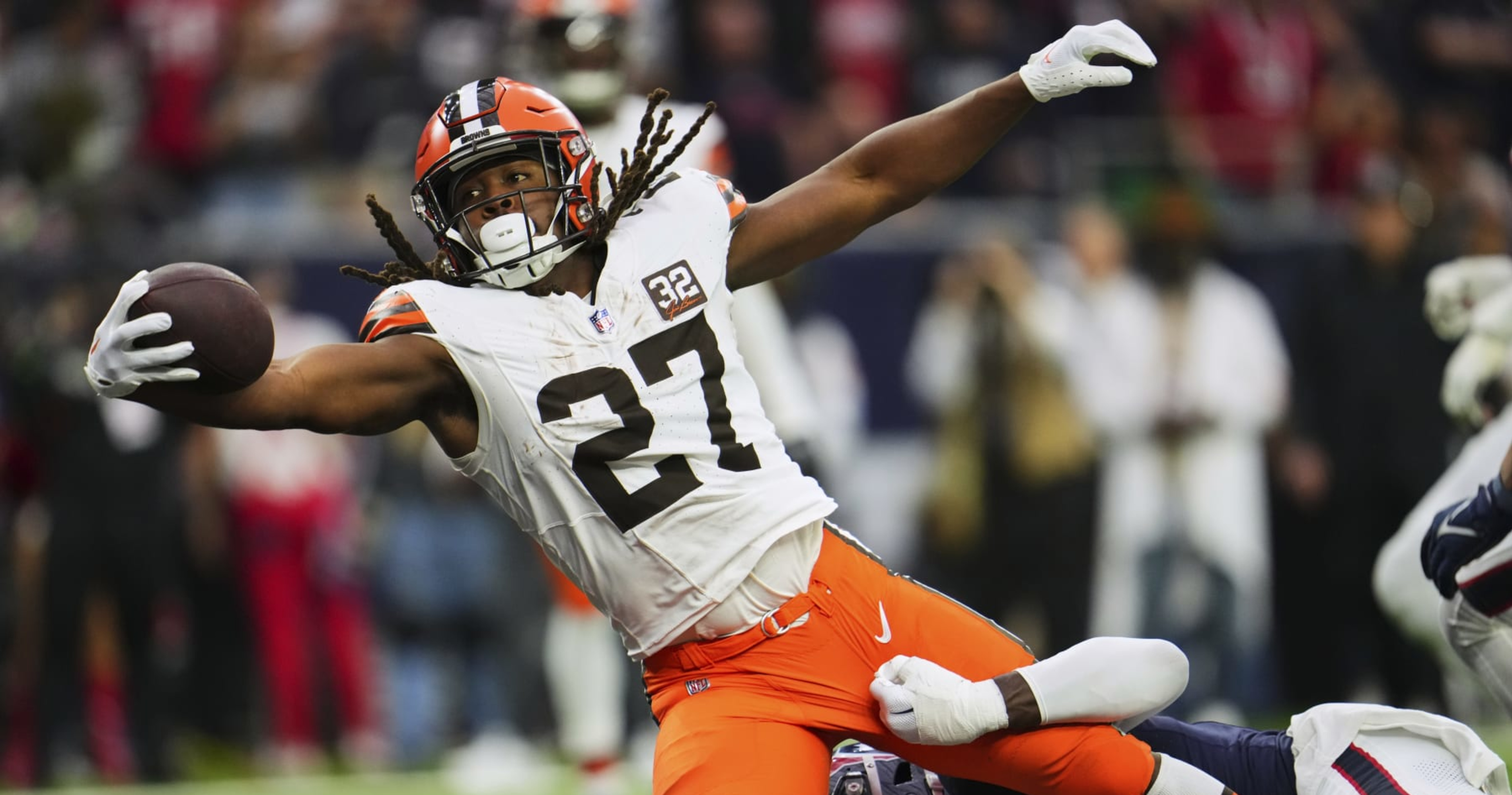 Browns' Kareem Hunt Undergoes Surgery on Ruptured Adductor Injury ...