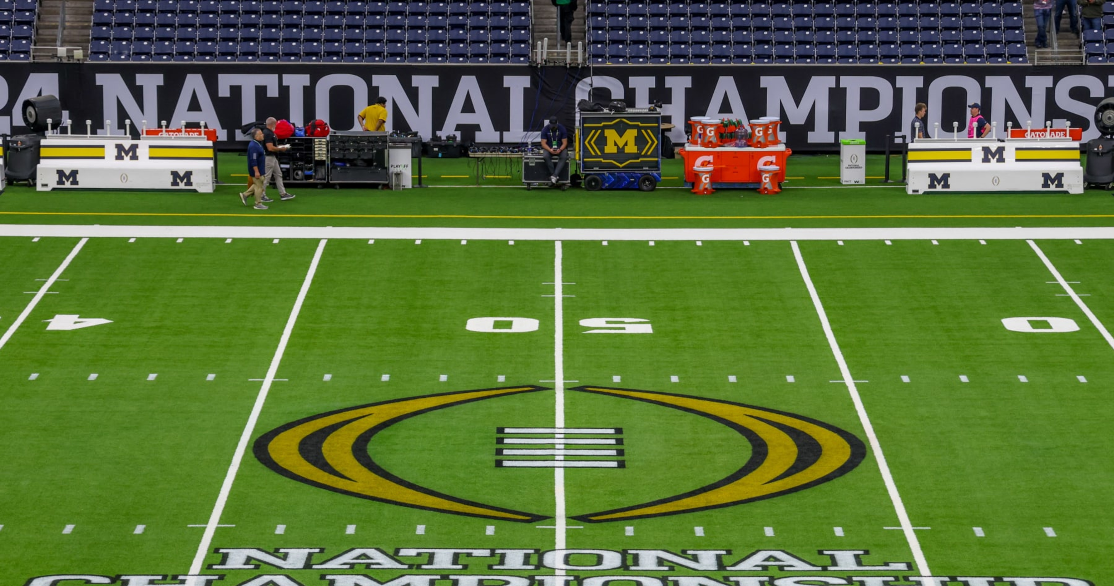 Report: 14-Team Playoff Discussed by CFP Management Committee; 'Nothing Is  Imminent' | News, Scores, Highlights, Stats, and Rumors | Bleacher Report