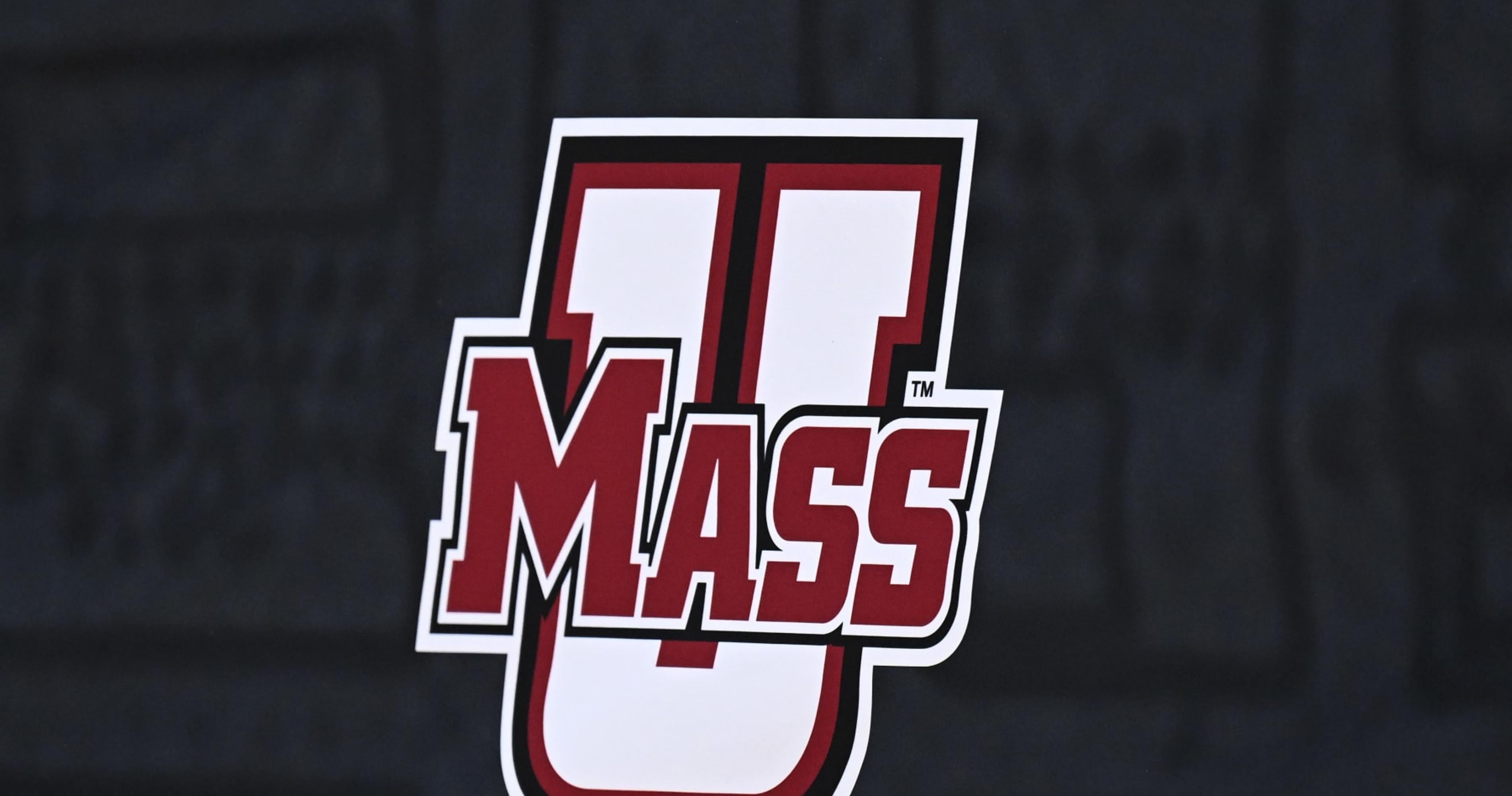 Report UMass to Join MidAmerican Conference; Notre Dame, UConn Last 2