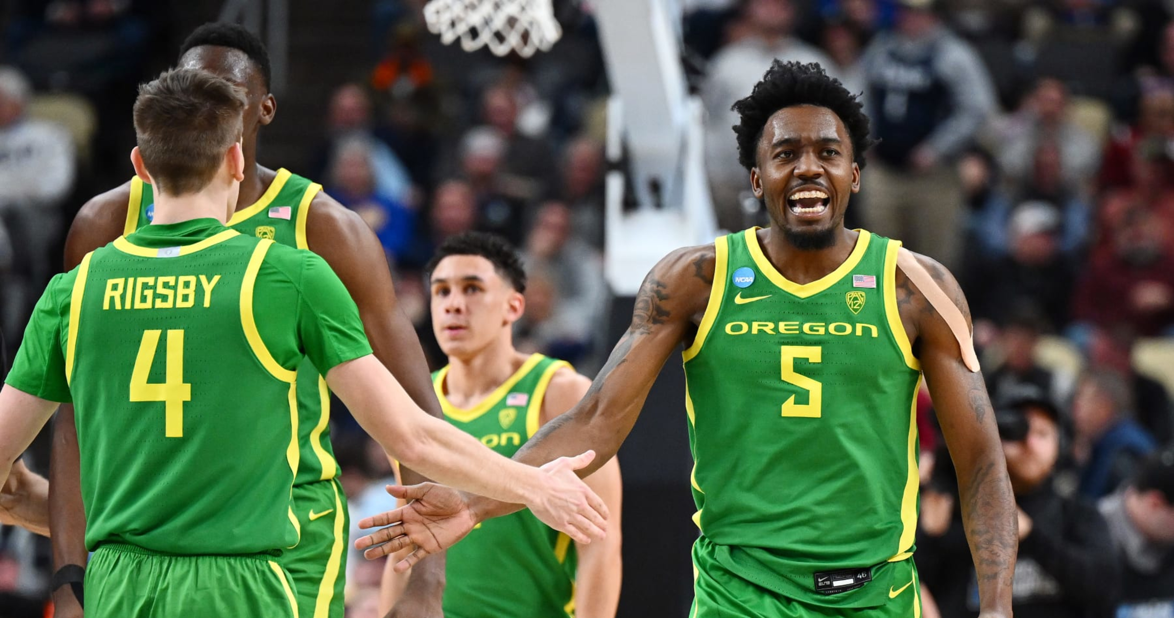 Jermaine Couisnard Scores 40, Wows March Madness Fans as Oregon Upsets ...