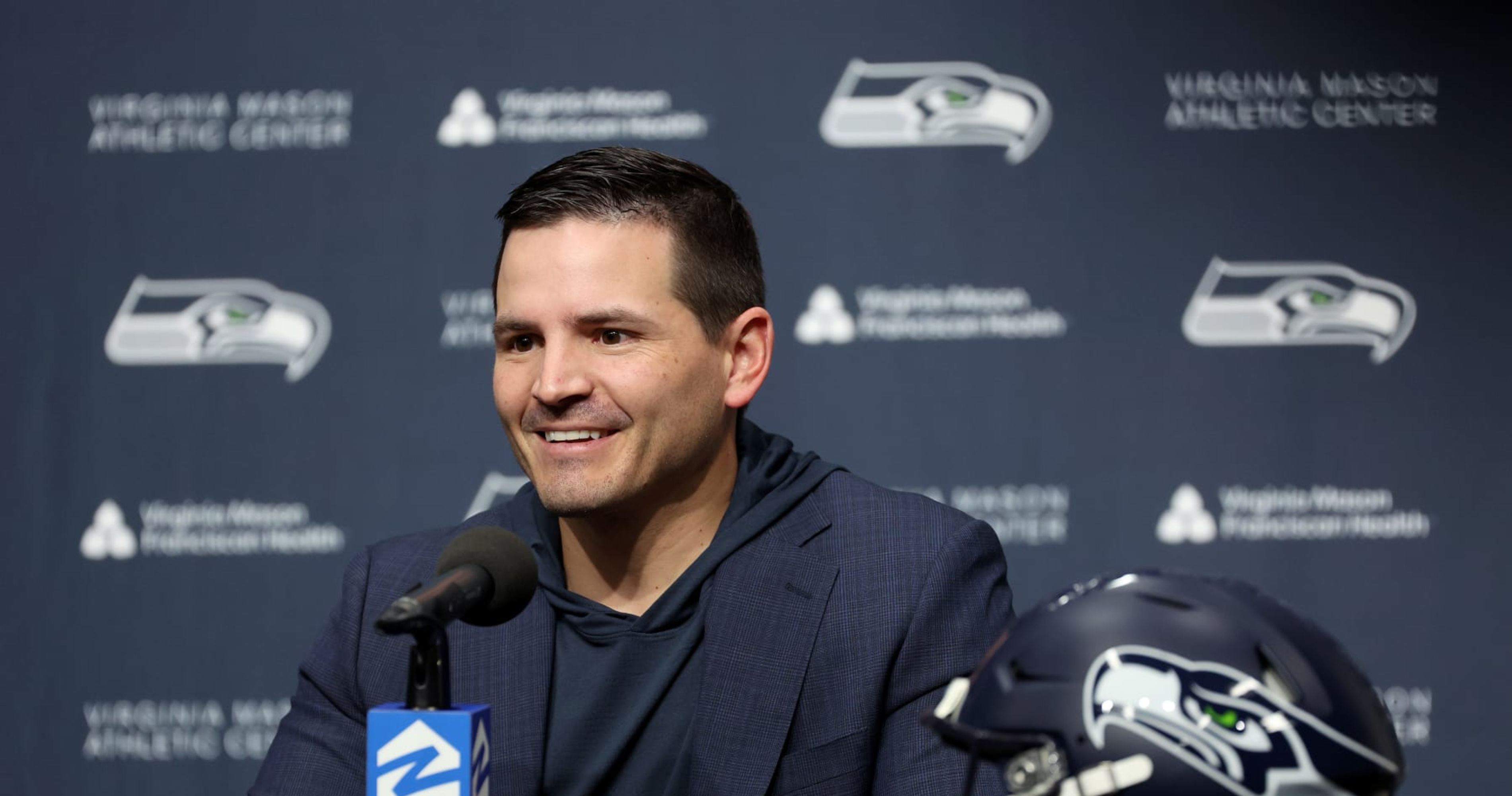 Seahawks Hc Mike Macdonald Very Confident In Geno Smith As Qb1 Over Sam Howell News Scores