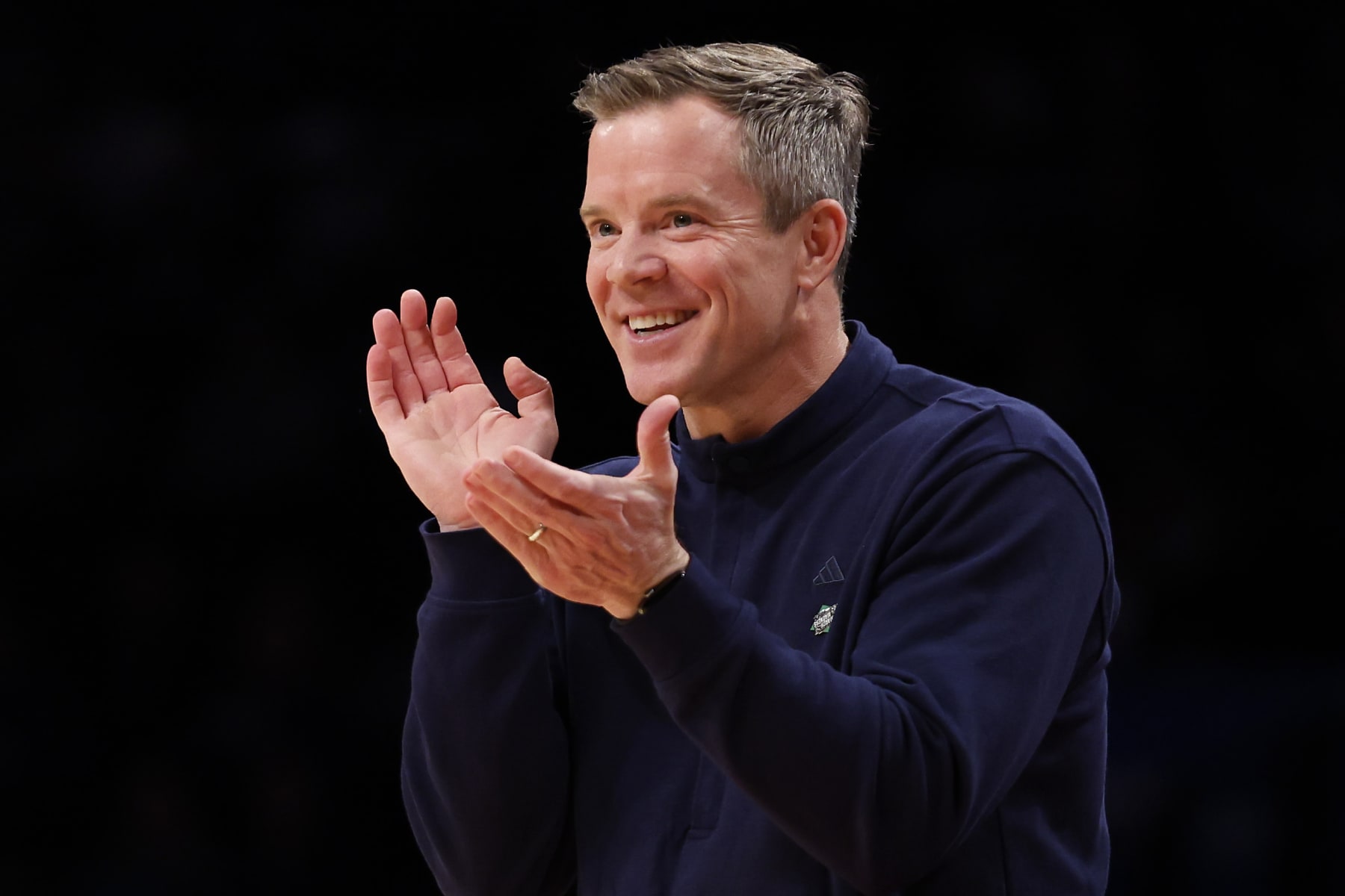 Michigan, FAU's Dusty May Agree to 5-Year, $3.75M AAV Contract; Replaces Juwan Howard - Vimarsana News