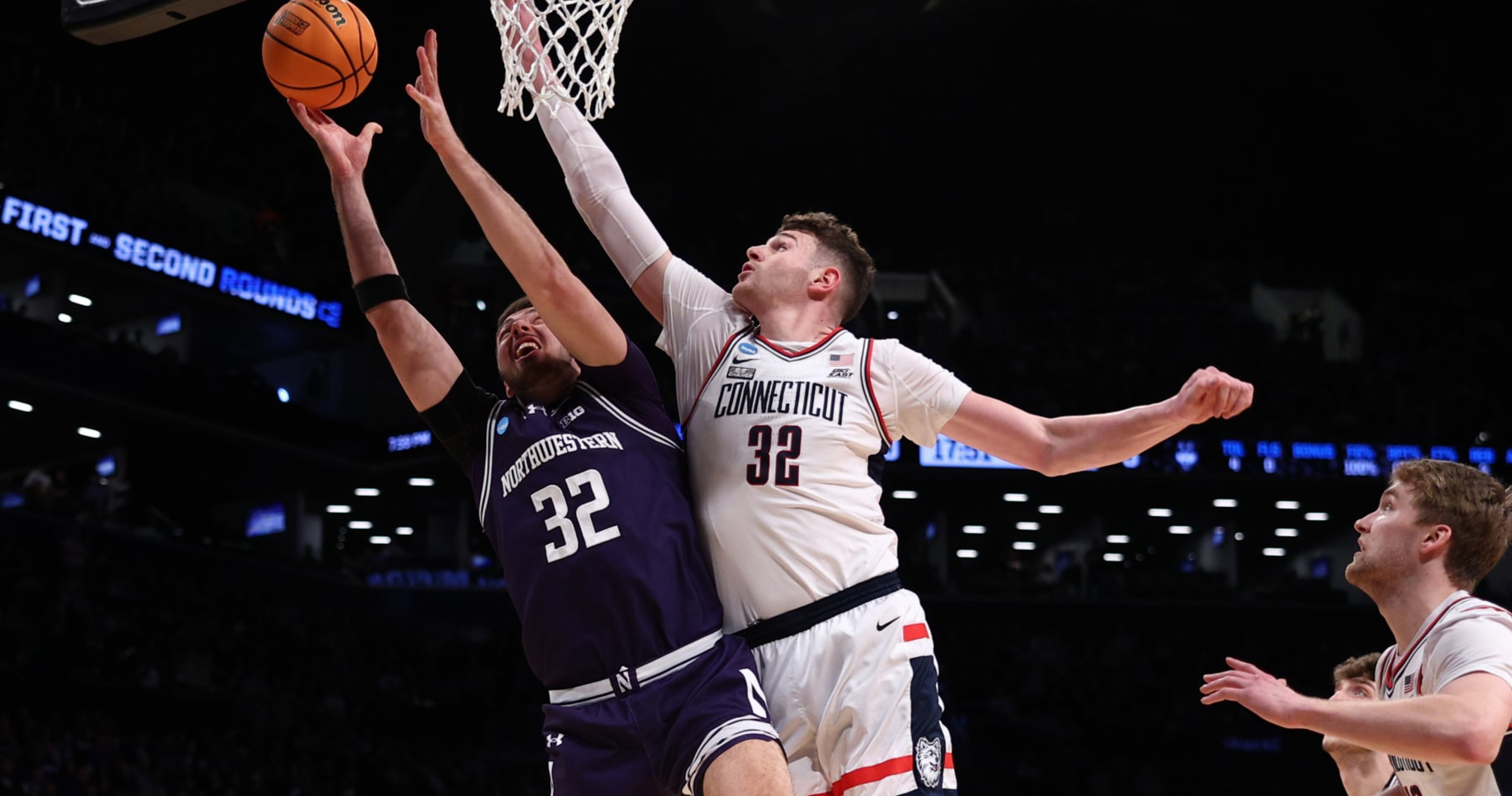 Donovan Clingan, UConn Dominate Northwestern, Impress March Madness