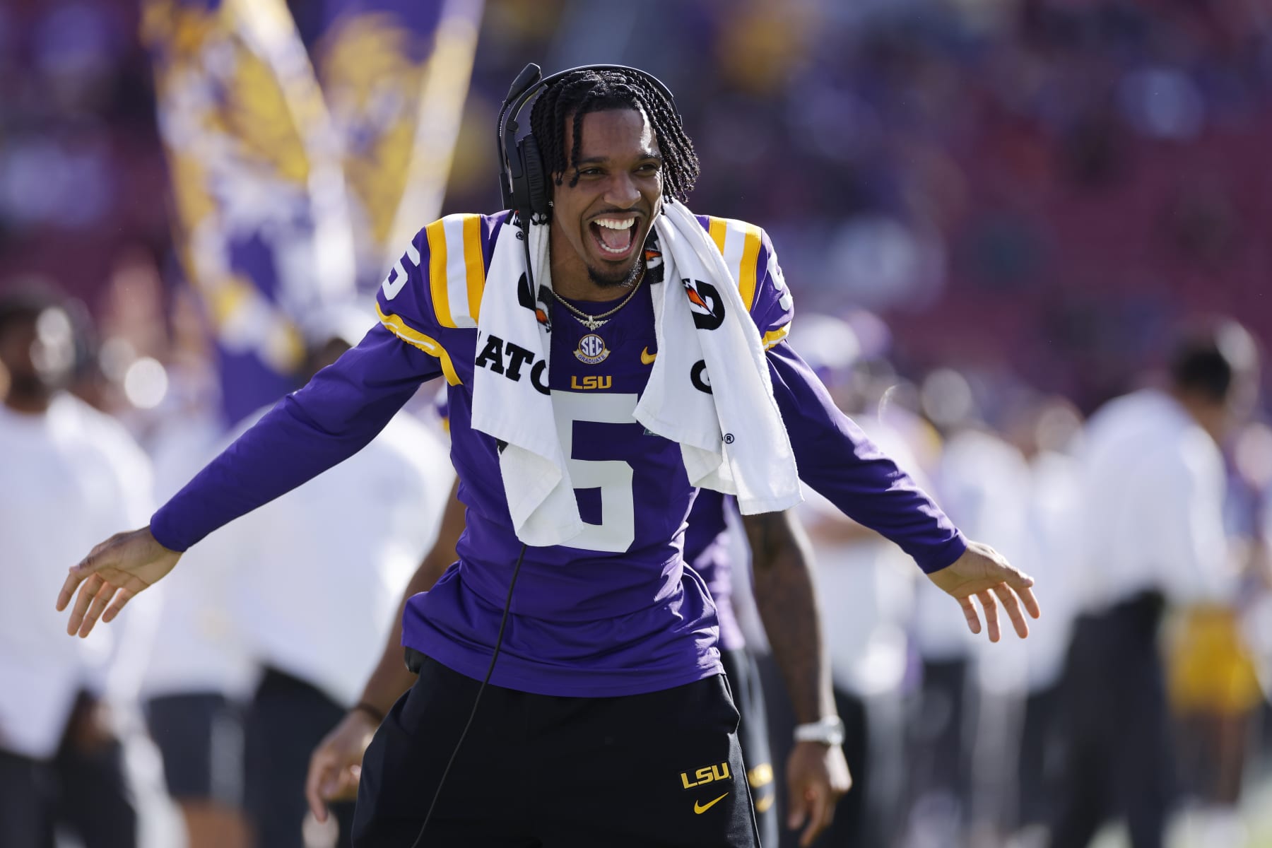 Jayden Daniels Talks Raiders as Draft Landing Spot; Antonio Pierce Coached QB at ASU - Vimarsana News