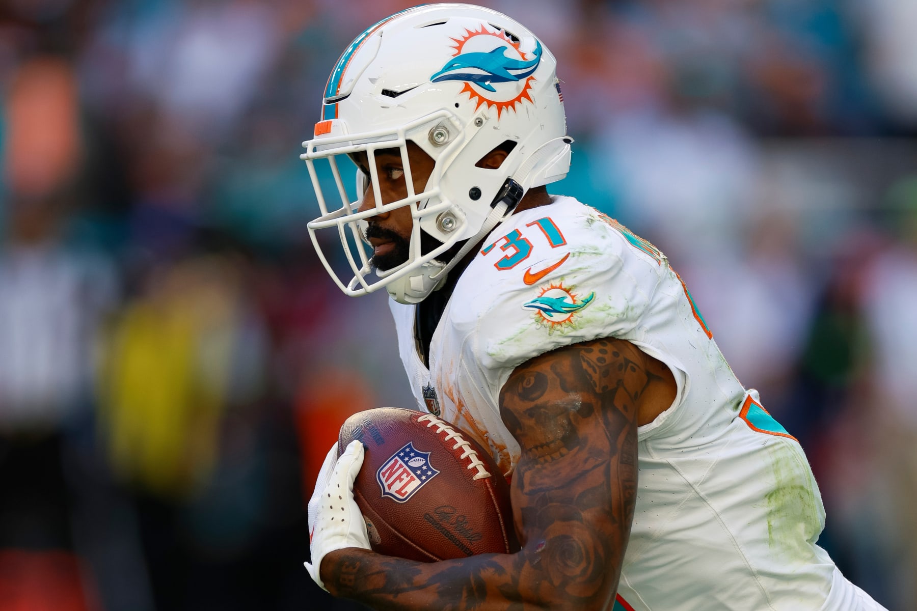 NFL Rumors Raheem Mostert, Dolphins Agree to New 2Year Contract Worth