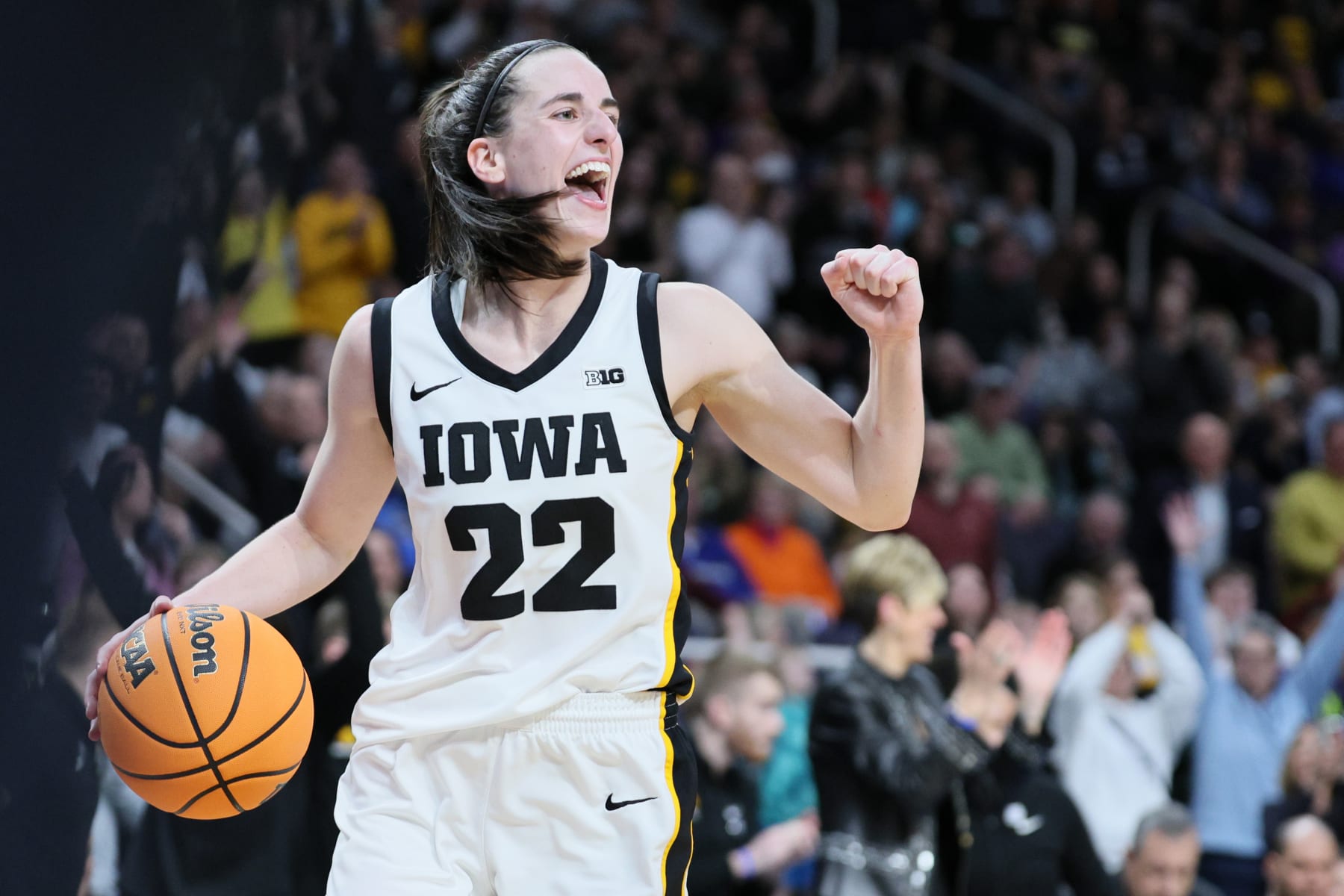 NCAA Women's Tournament 2024 Odds, Bracket Ahead of Final Four News, Scores, Highlights
