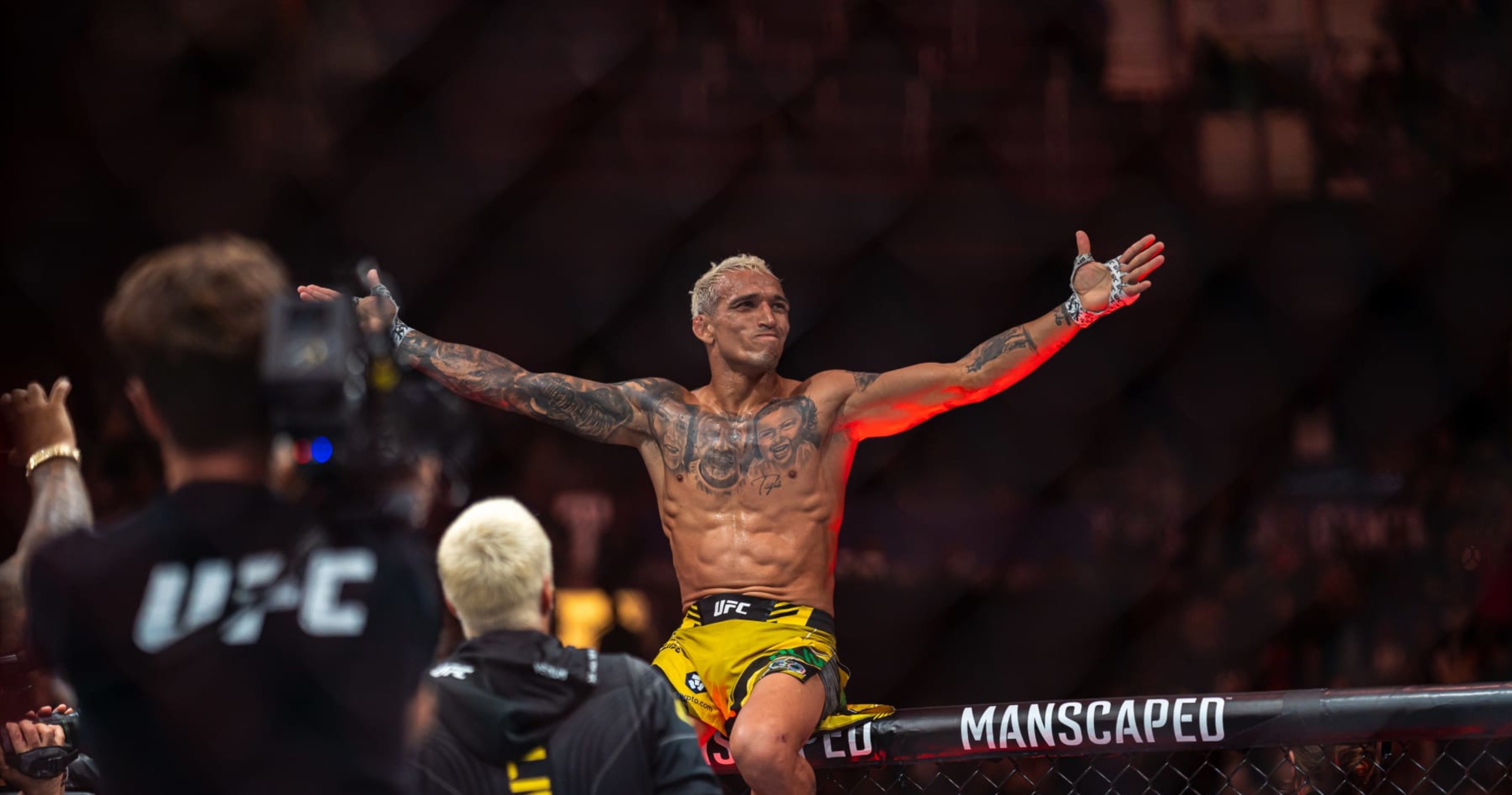 UFC 300: How Charles Oliveira Uses OnlyFans to Share His Training Methods |  News, Scores, Highlights, Stats, and Rumors | Bleacher Report