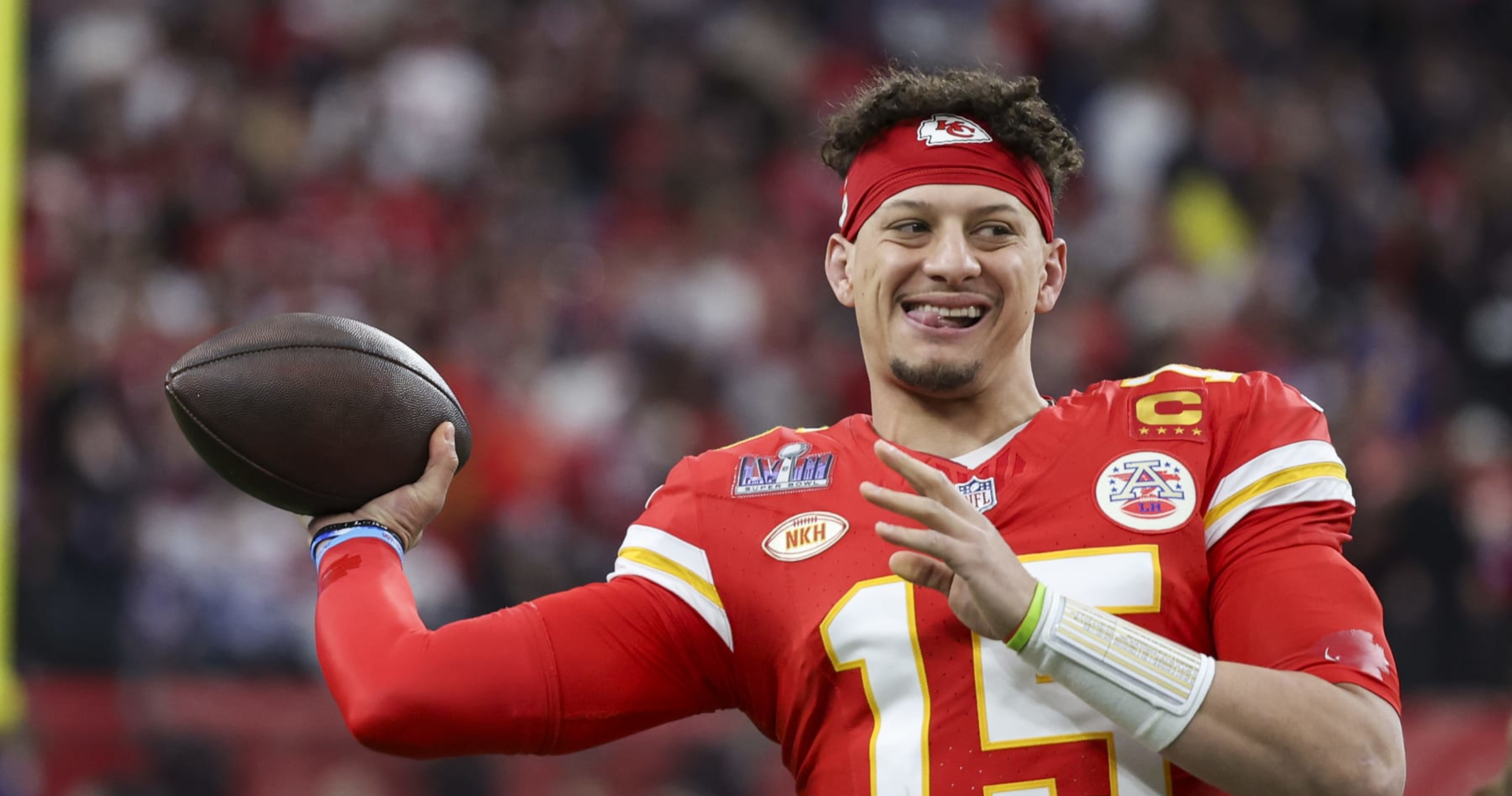 Video: Chiefs' Patrick Mahomes Makes Jake Paul vs. Mike Tyson Fight ...