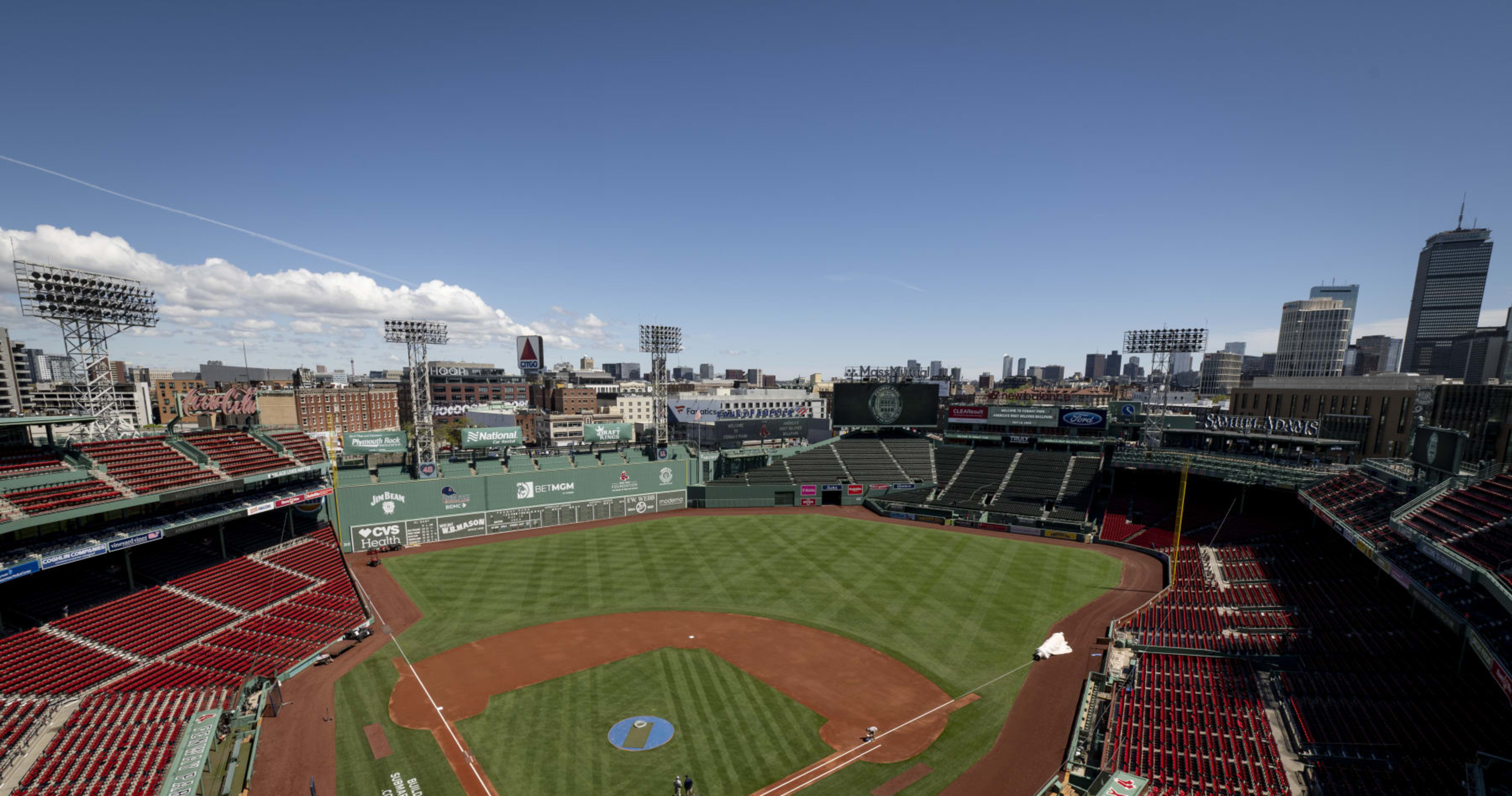 Photo: Northern Lights Spotted over Red Sox's Fenway Park amid Major ...