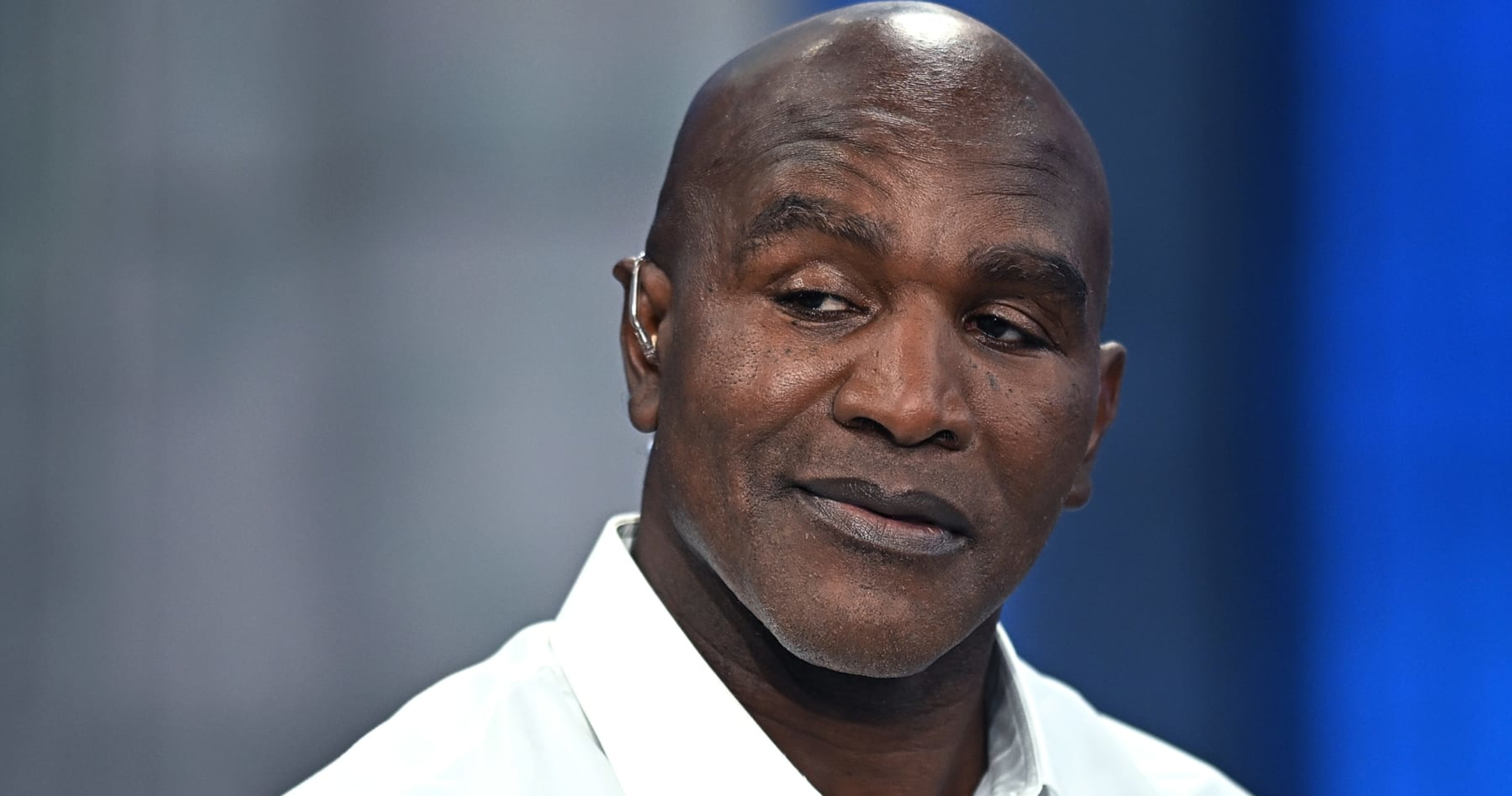 TMZ: Boxing Legend Evander Holyfield Calls Police on Fan Chasing Him in ...