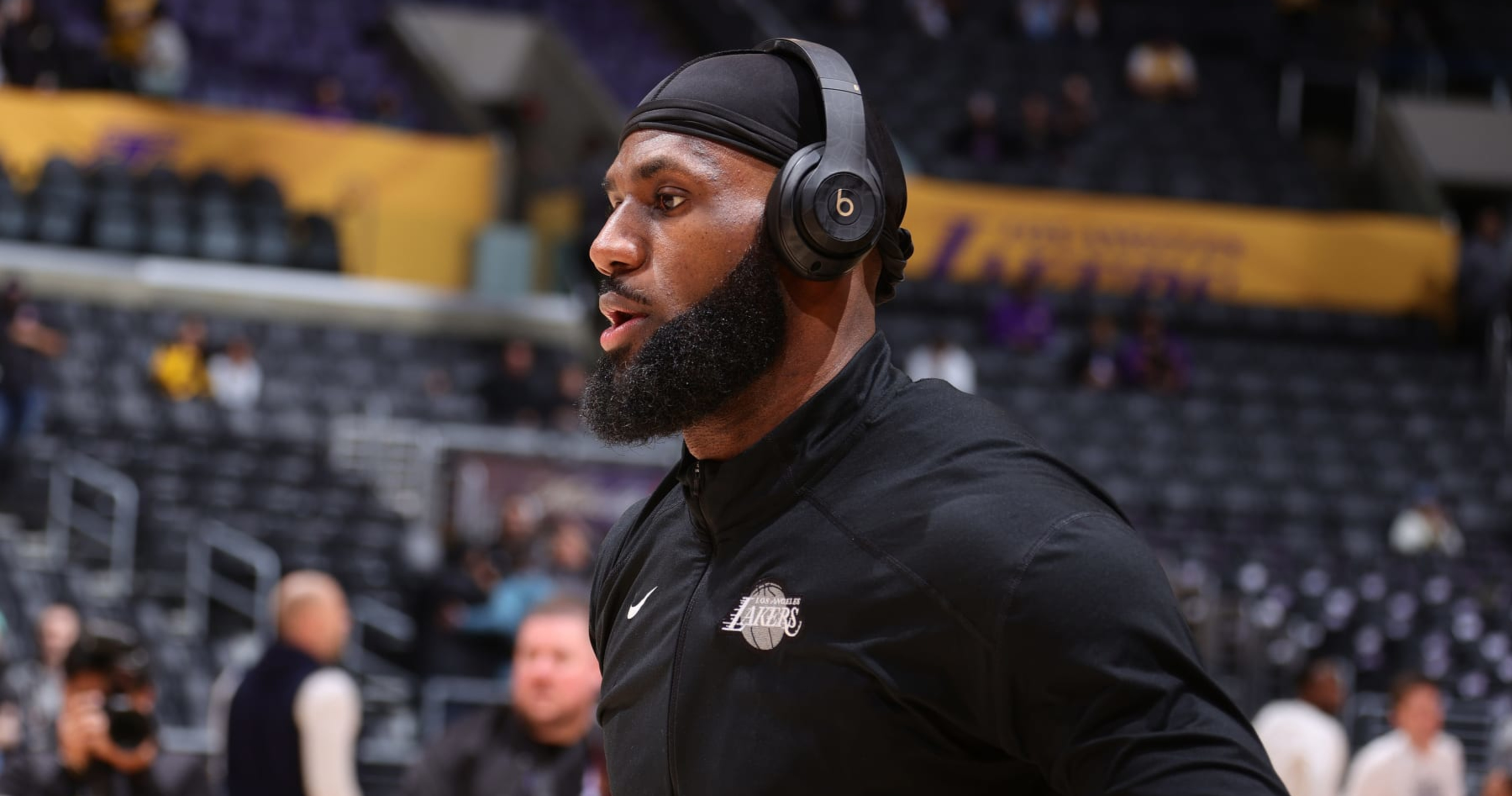 lebron james recently reviewed eminem's new song houdini