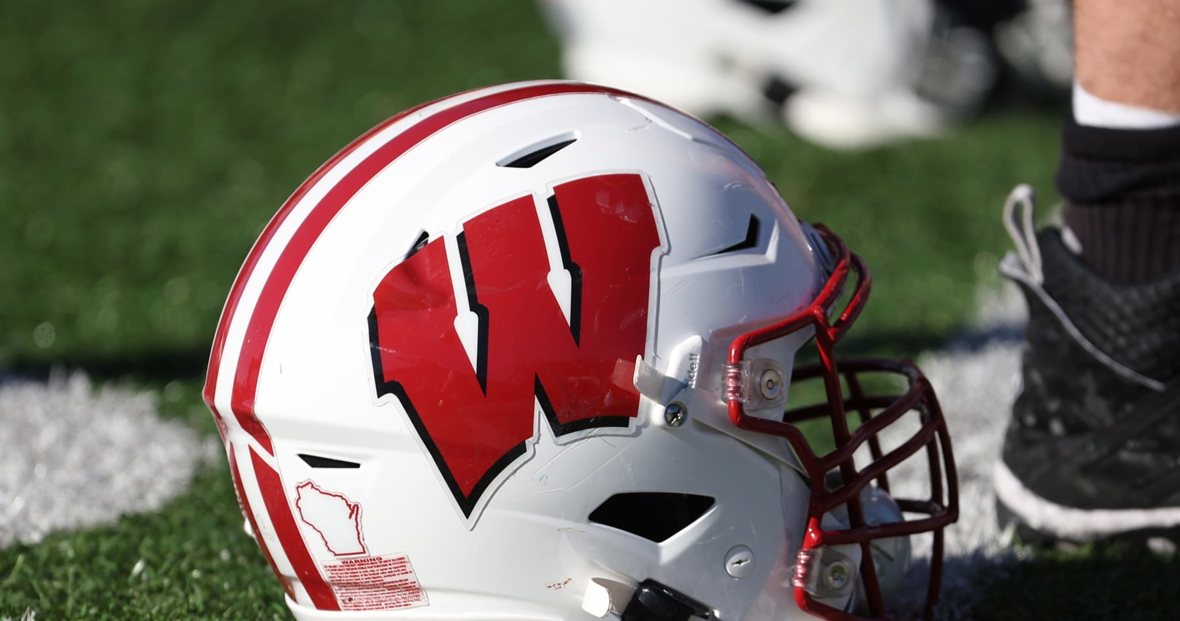Eugene Hilton Jr. Commits to Wisconsin; 4Star WR is Son of Former