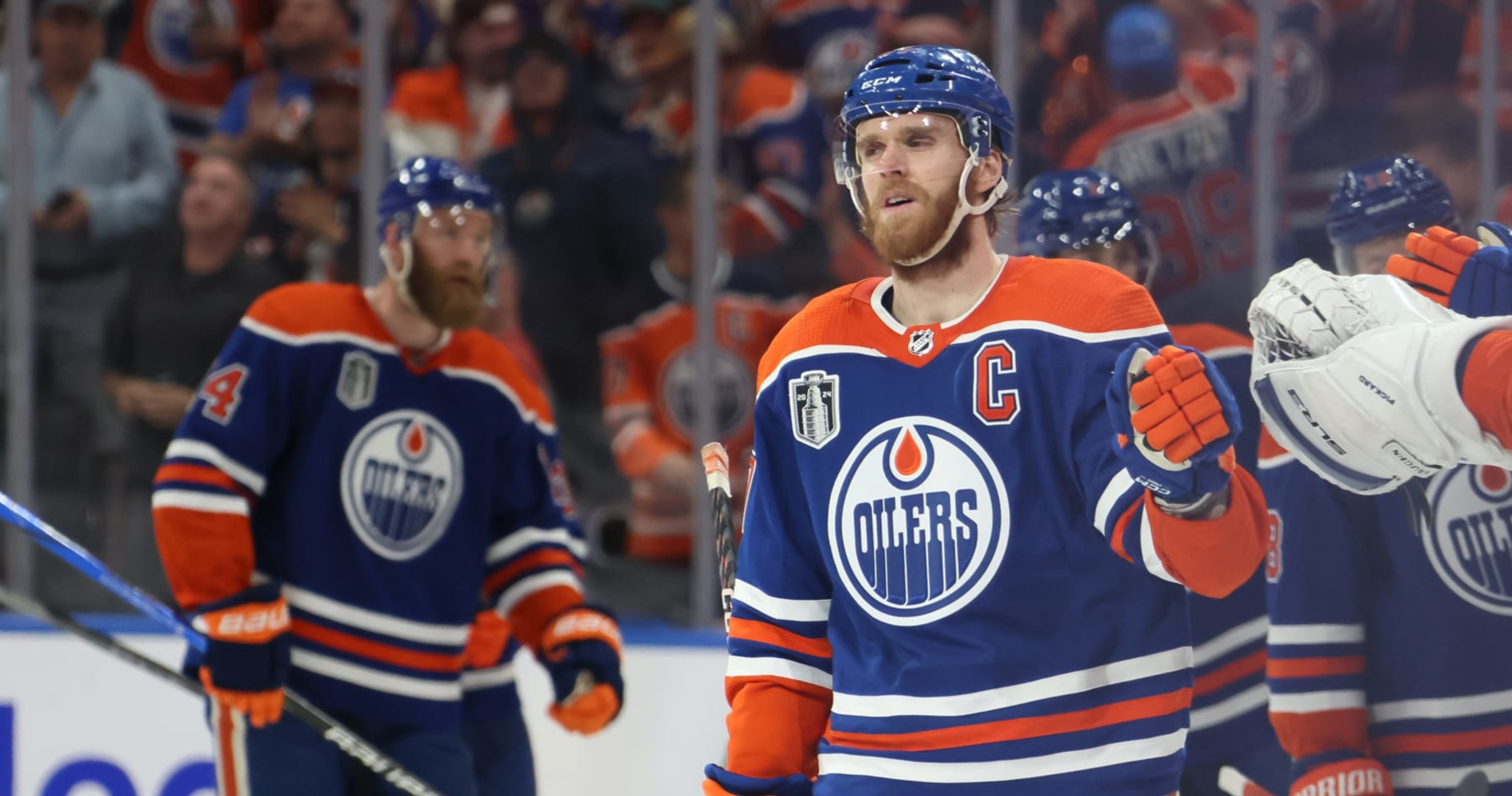 Connor McDavid Breaks Wayne Gretzky's NHL Record For Assists In Single ...