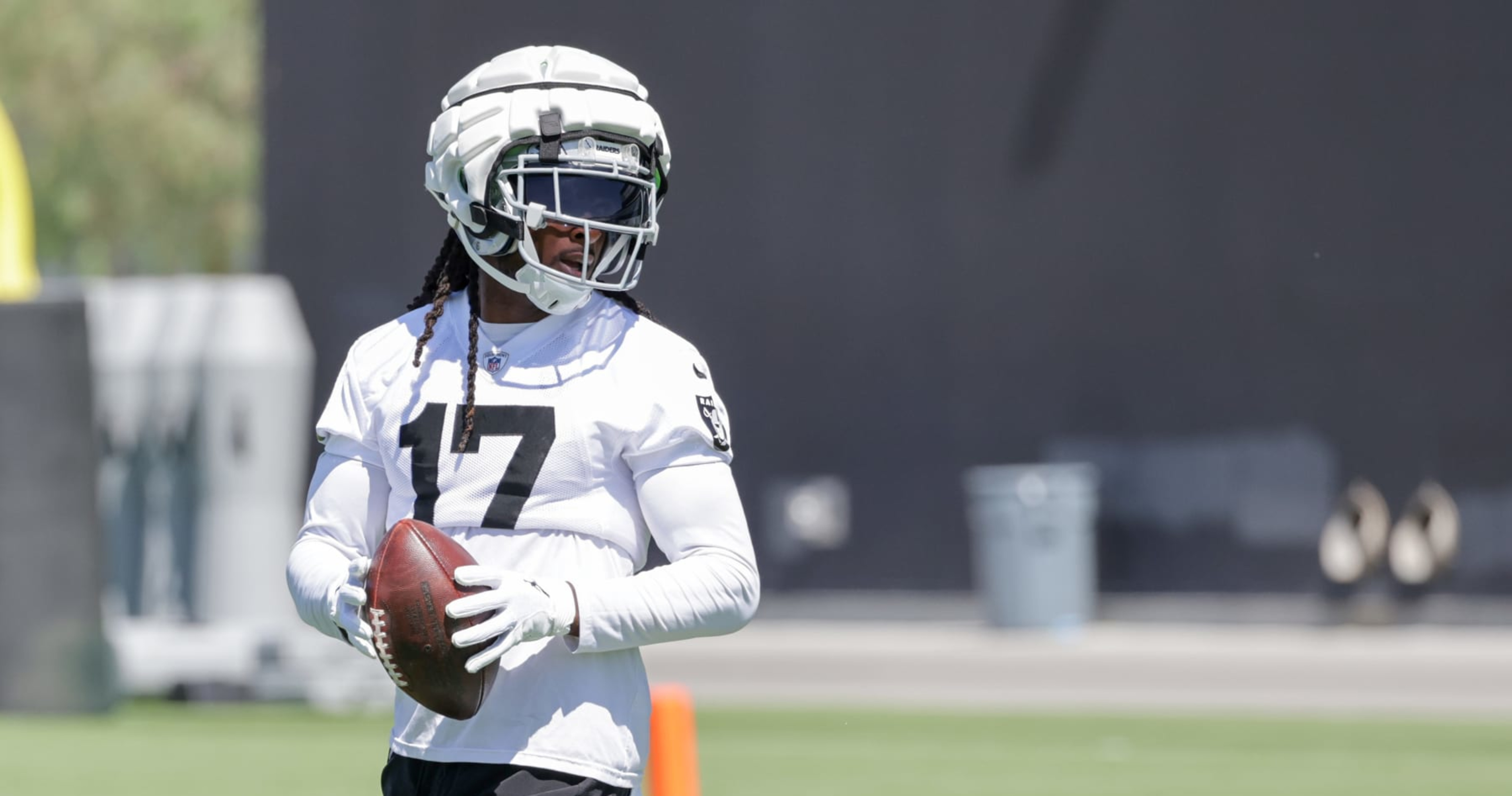 Video: Raiders’ Davante Adams Says He’s Best WR in NFL Over Justin Jefferson, More