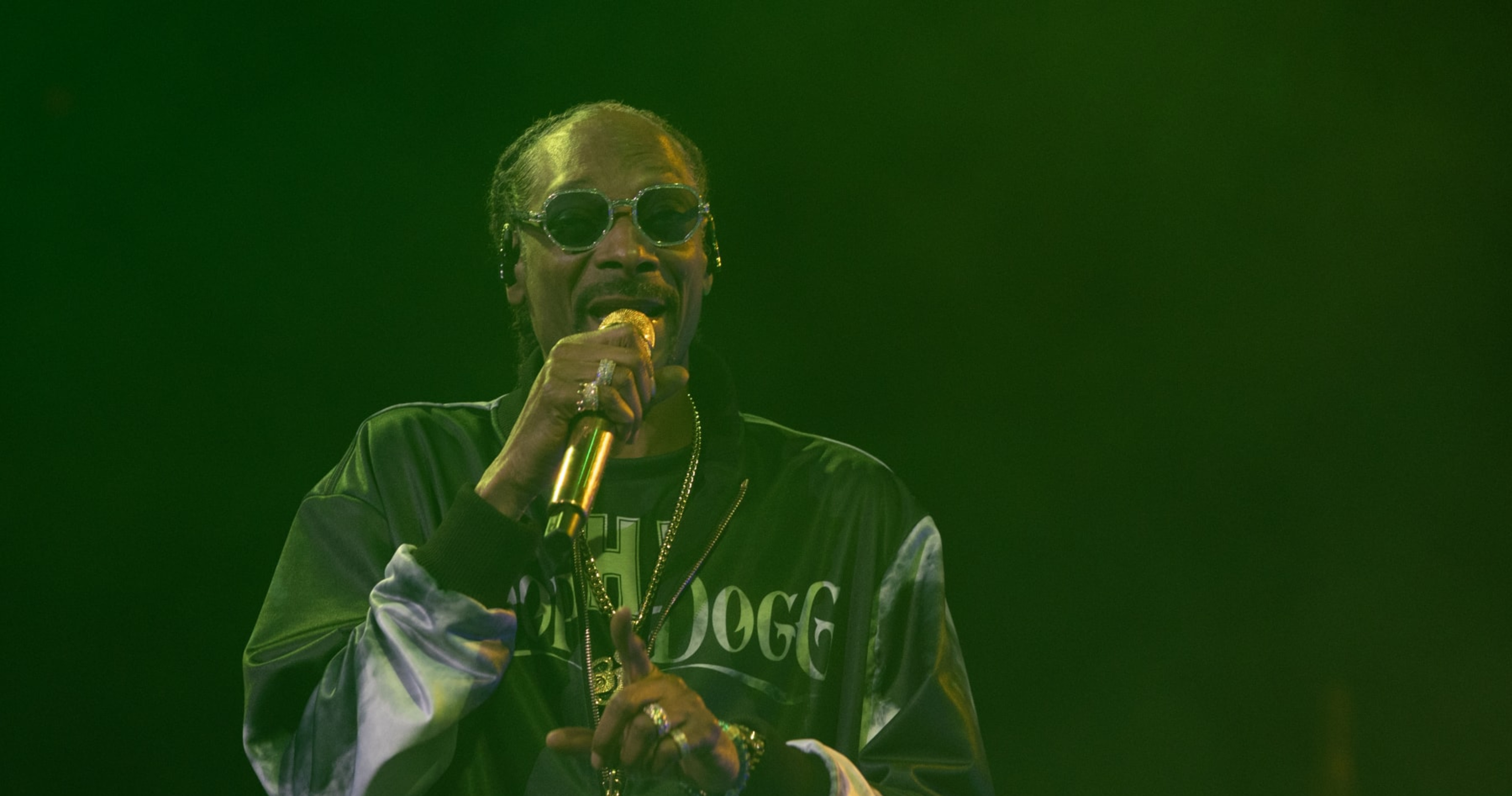 Snoop Dogg to Carry Olympic Torch Ahead of 2024 Opening Ceremony | News ...