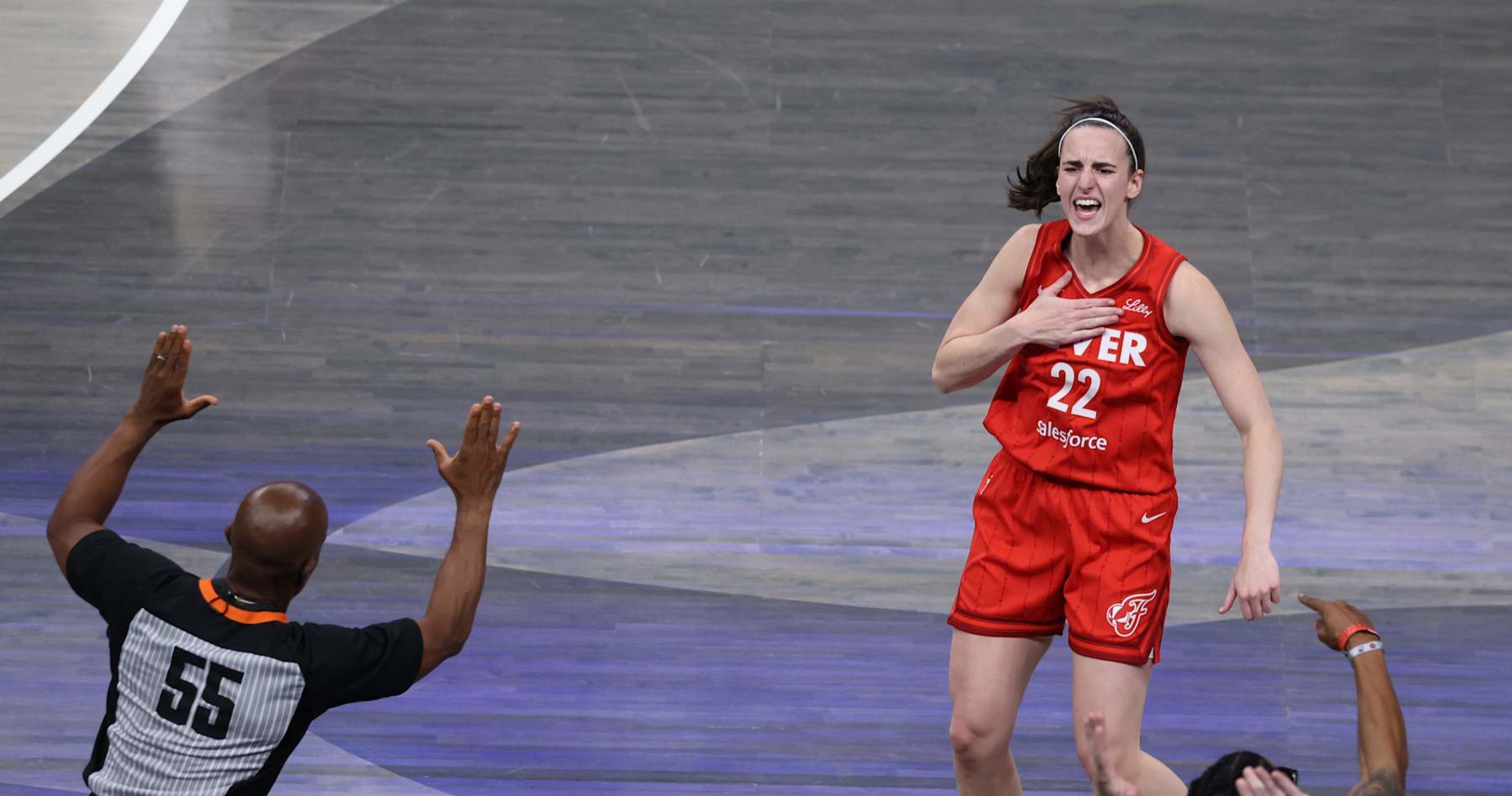 Video: Caitlin Clark gets a custom necklace with her WNBA number 22 and 1,000 diamonds | News, results, highlights, stats and rumors