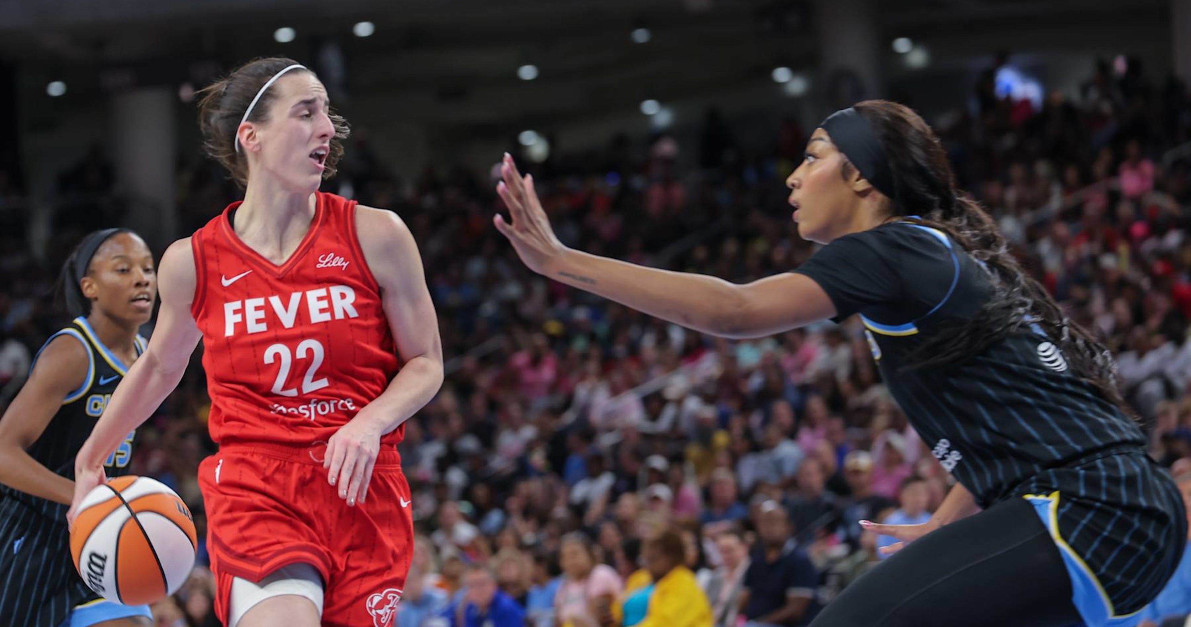 Caitlin Clark, Angel Reese Set WNBA Records as Fever Beat Sky, Fans Name  ROY Winner | News, Scores, Highlights, Stats, and Rumors | Bleacher Report