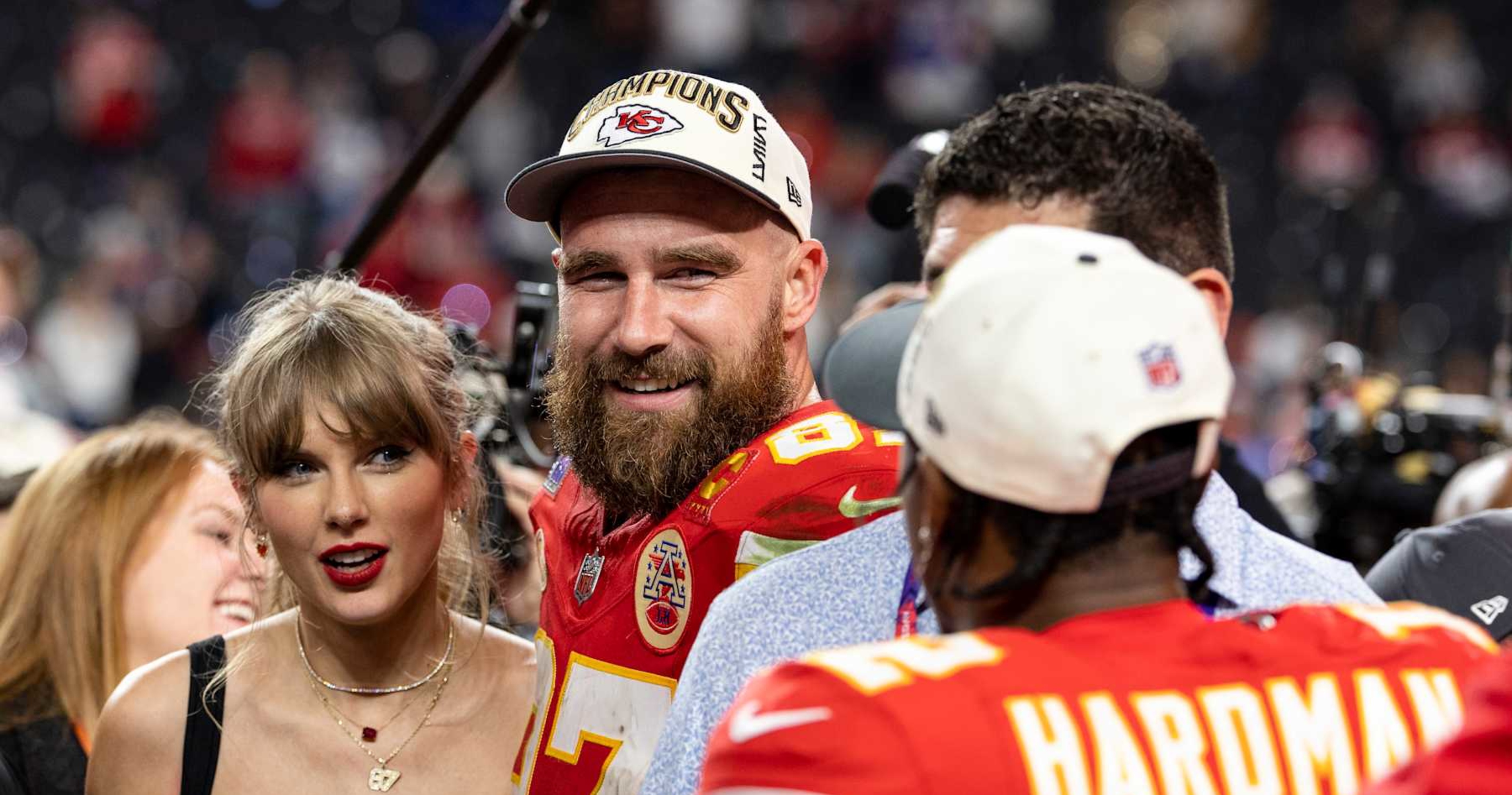 Video: Taylor Swift Arrives for Travis Kelce, Chiefs’ 2024 NFL Opener vs. Ravens