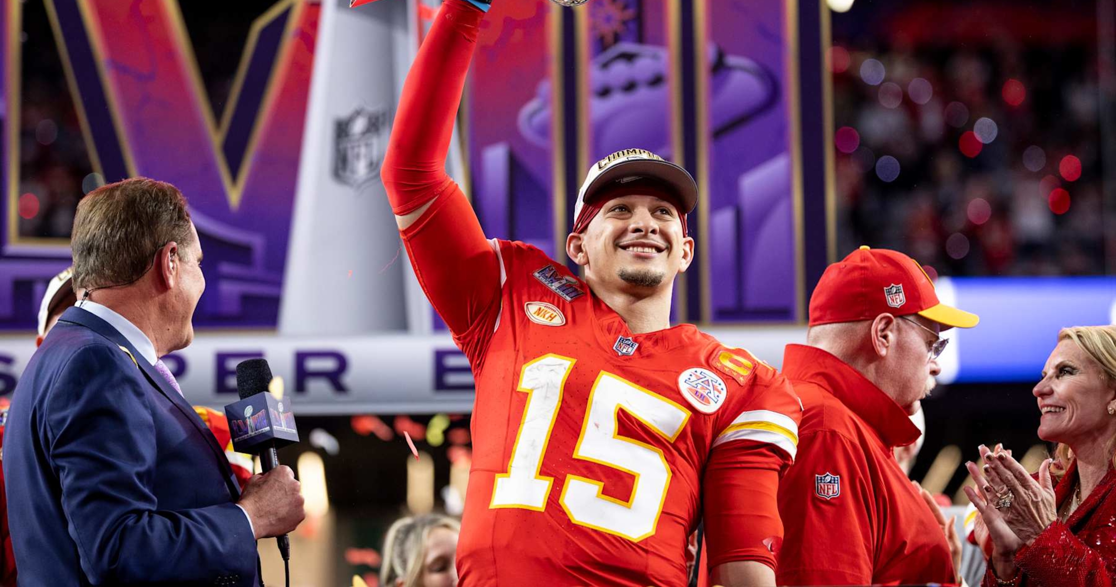 Video: Chiefs Unveil Super Bowl Banner Ahead of 2024 NFL Opener vs. Ravens thumbnail