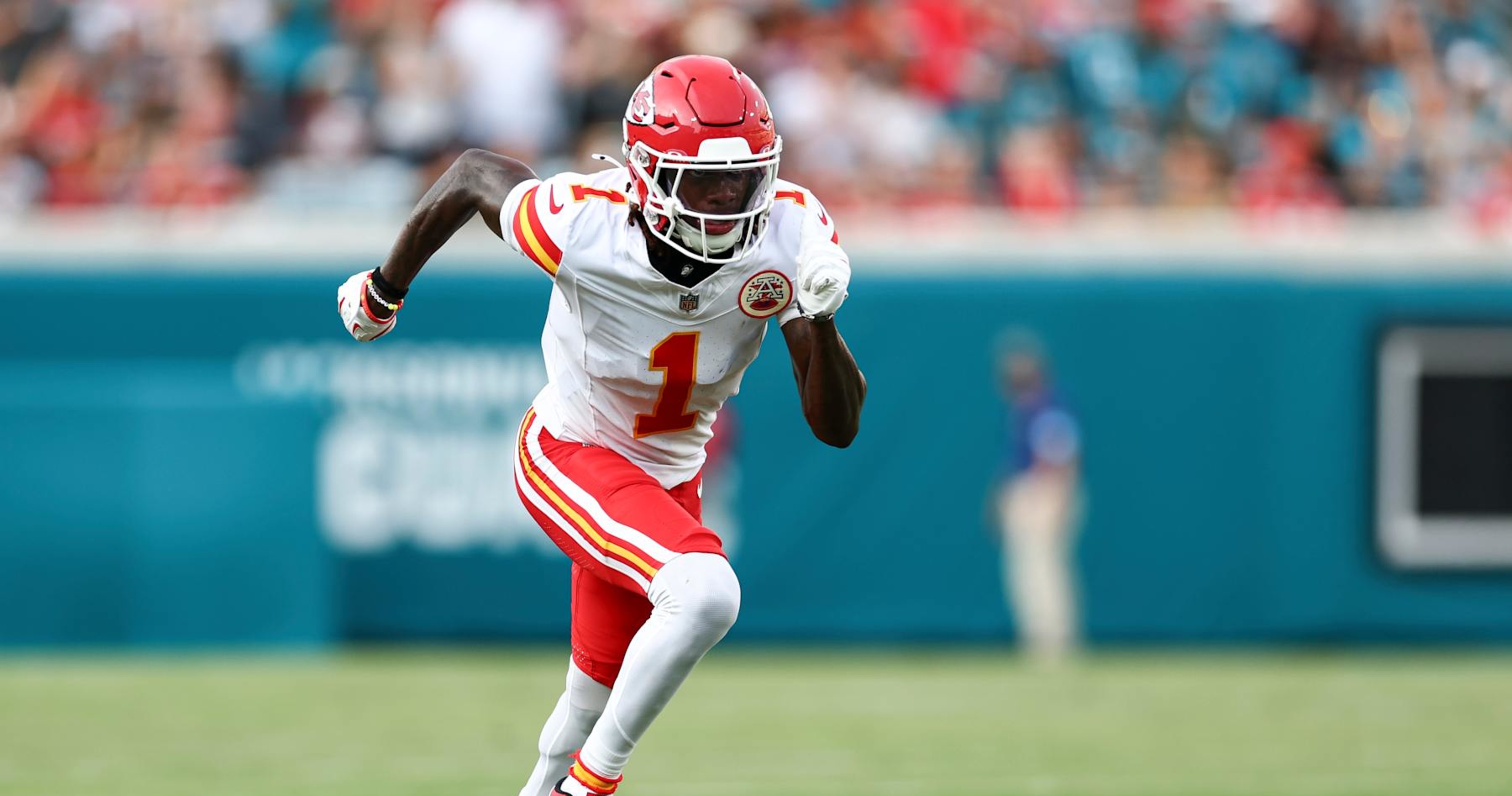 Chiefs' Xavier Worthy Scores TD on 1st Touch vs. Ravens; Impresses Tyreek, Watt, Fans thumbnail