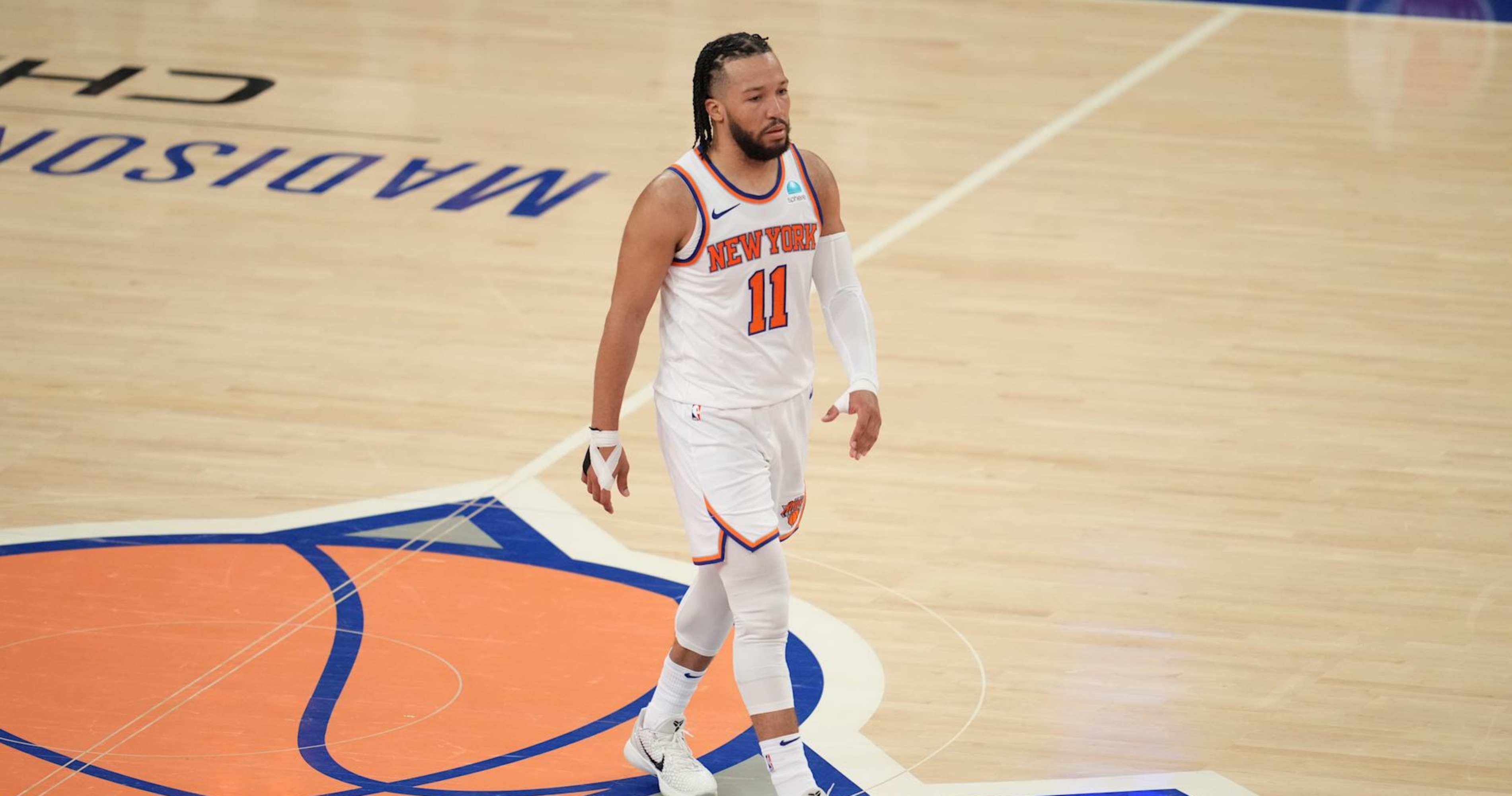 Knicks’ Jalen Brunson Offers Signed Jersey for Fan’s Rolex After Viral Wedding Video