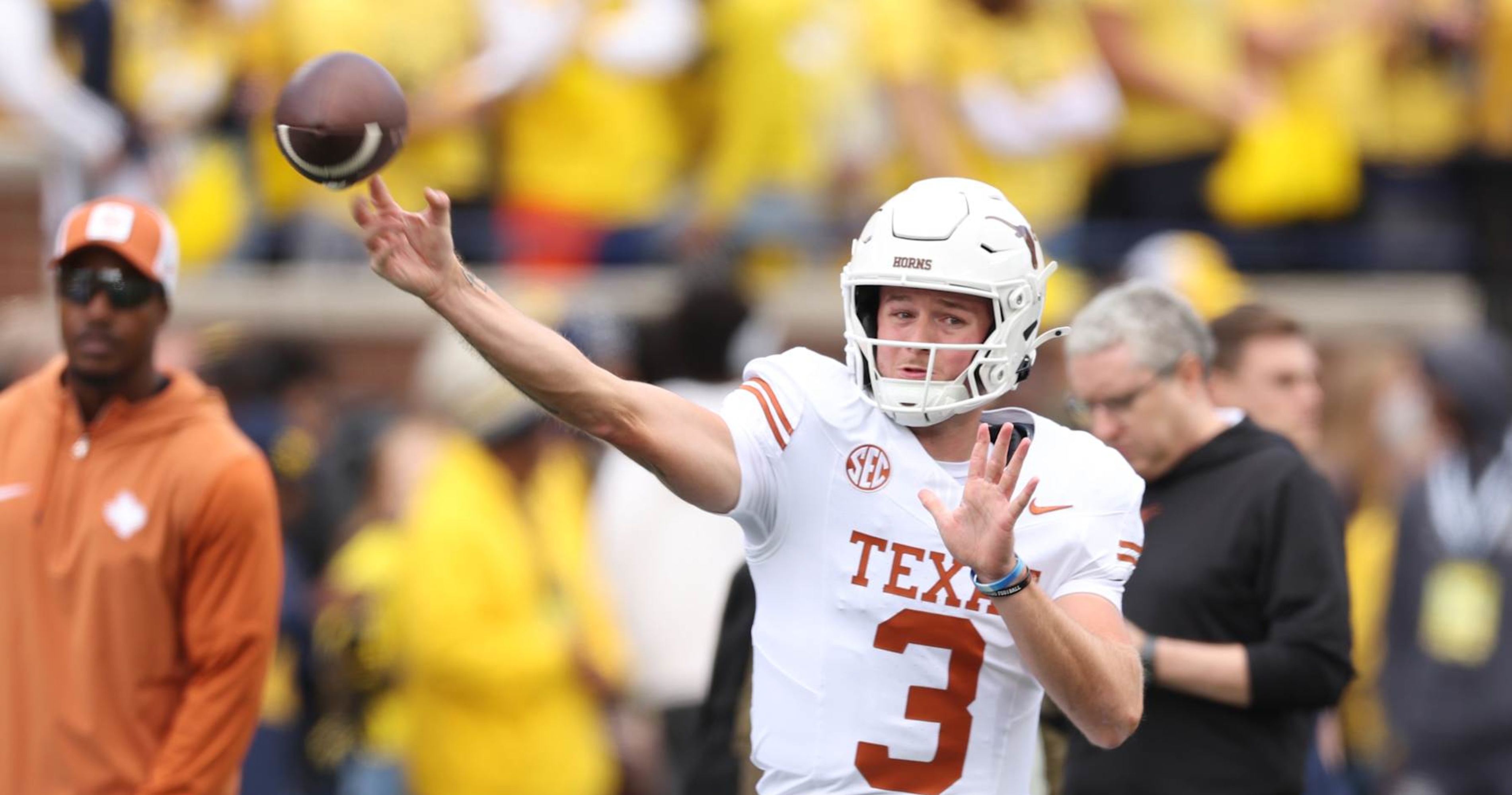 Video: Texas plants flag on Michigan logo; Quinn Ewers celebrates in a photo after his win | News, results, highlights, stats and rumors