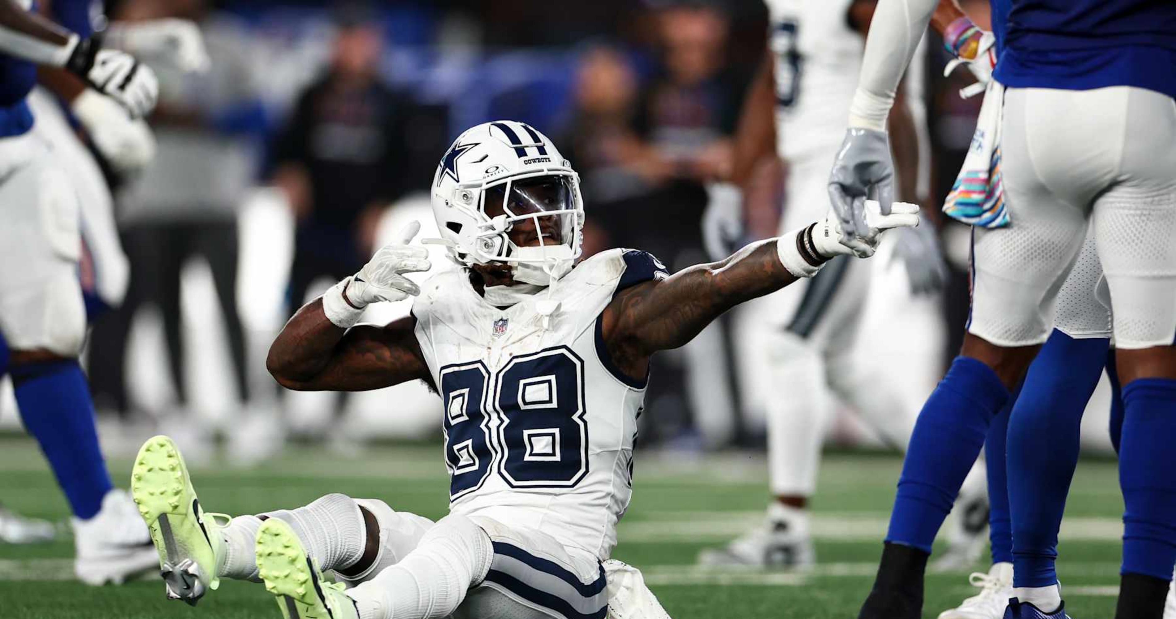 Video: CeeDee Lamb gives young Cowboys fans cleats after victory over Giants | News, results, highlights, statistics and rumors