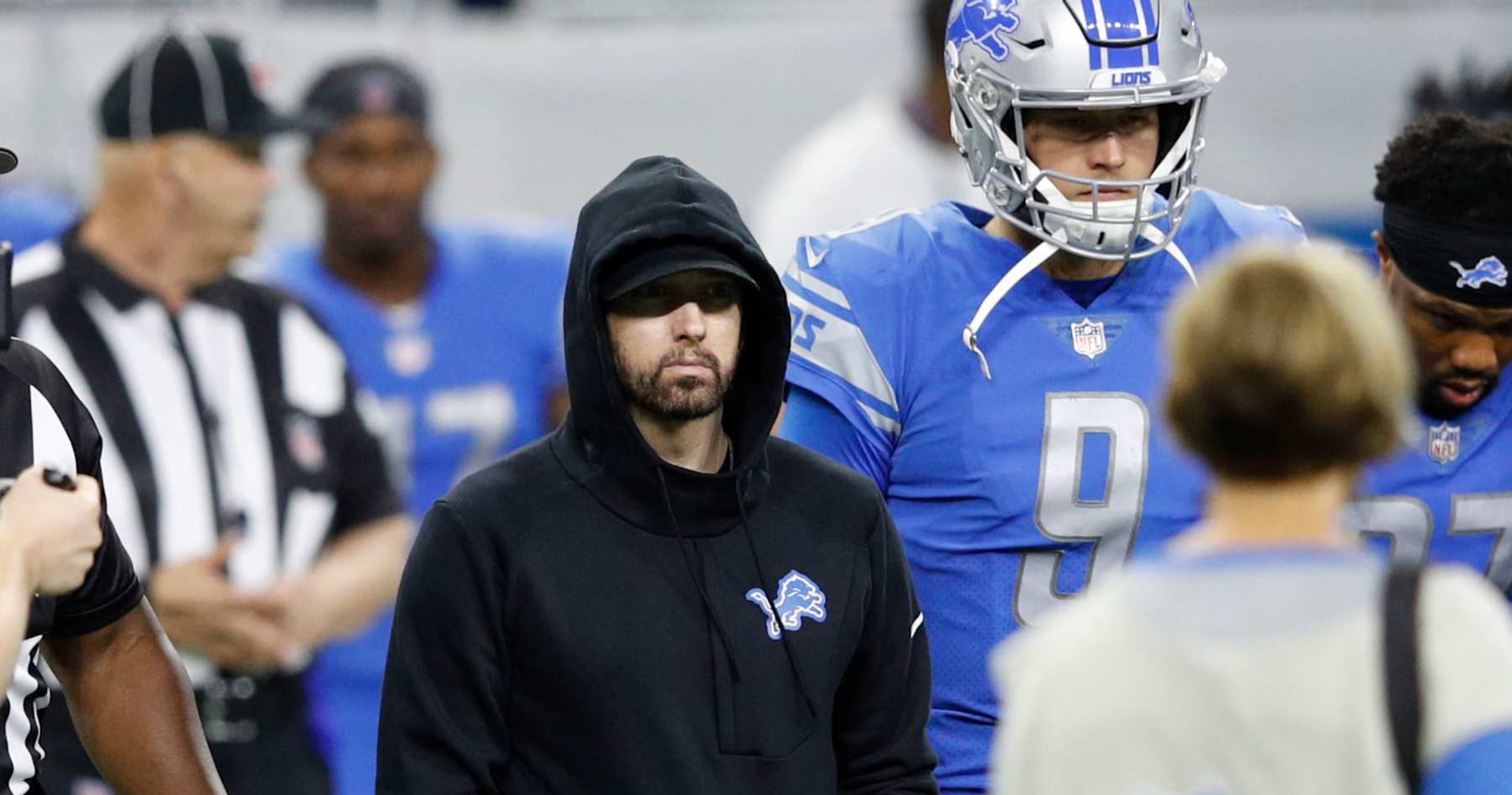 Video: Eminem learns daughter Hailie is pregnant by receiving ‘Grandpa’ Lions jersey | News, results, highlights, statistics and rumors