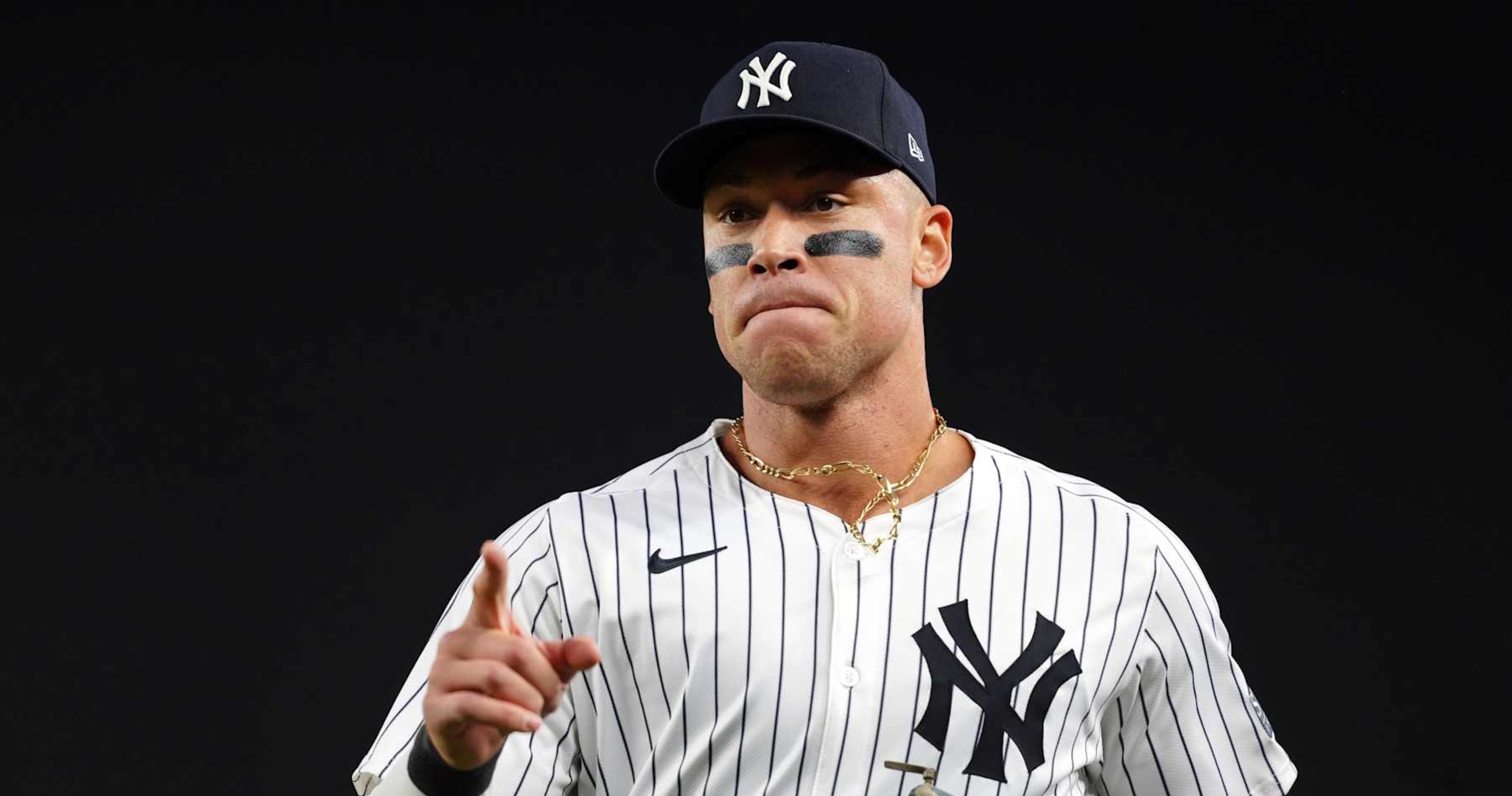 亚伦·贾吉 (Aaron Judge),洋基队激动 MLB 球迷对阵小鲍比·维特 (Bobby Witt Jr.),皇家队在 ALDS 比赛第一场胜利 |新闻、比分、亮点、统计数据和谣言 亚伦·贾吉 (Aaron Judge),洋基队激动 MLB 球迷对阵小鲍比·维特 (Bobby Witt Jr.),皇家队在 ALDS 比赛第一场胜利 |新闻、比分、亮点、统计数据和谣言